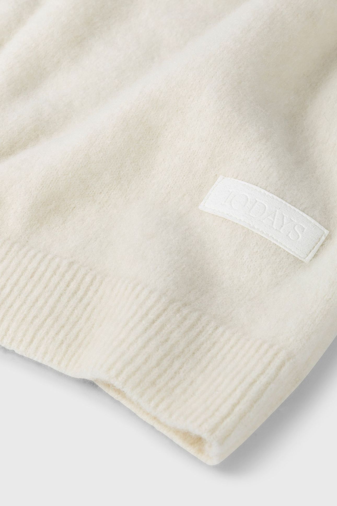 V-NECK KNIT SWEATER ECRU 6