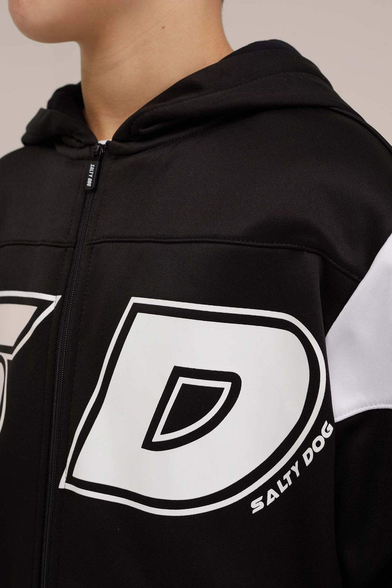 CARDIGAN WITH HOOD BLACK 5