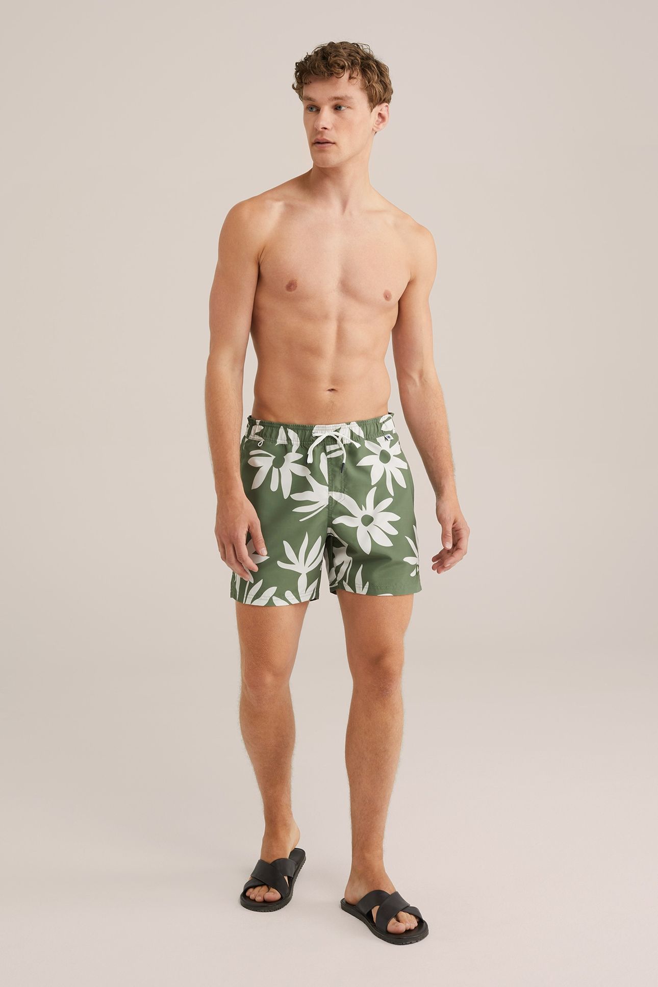 BEACH SHORT GREEN 8