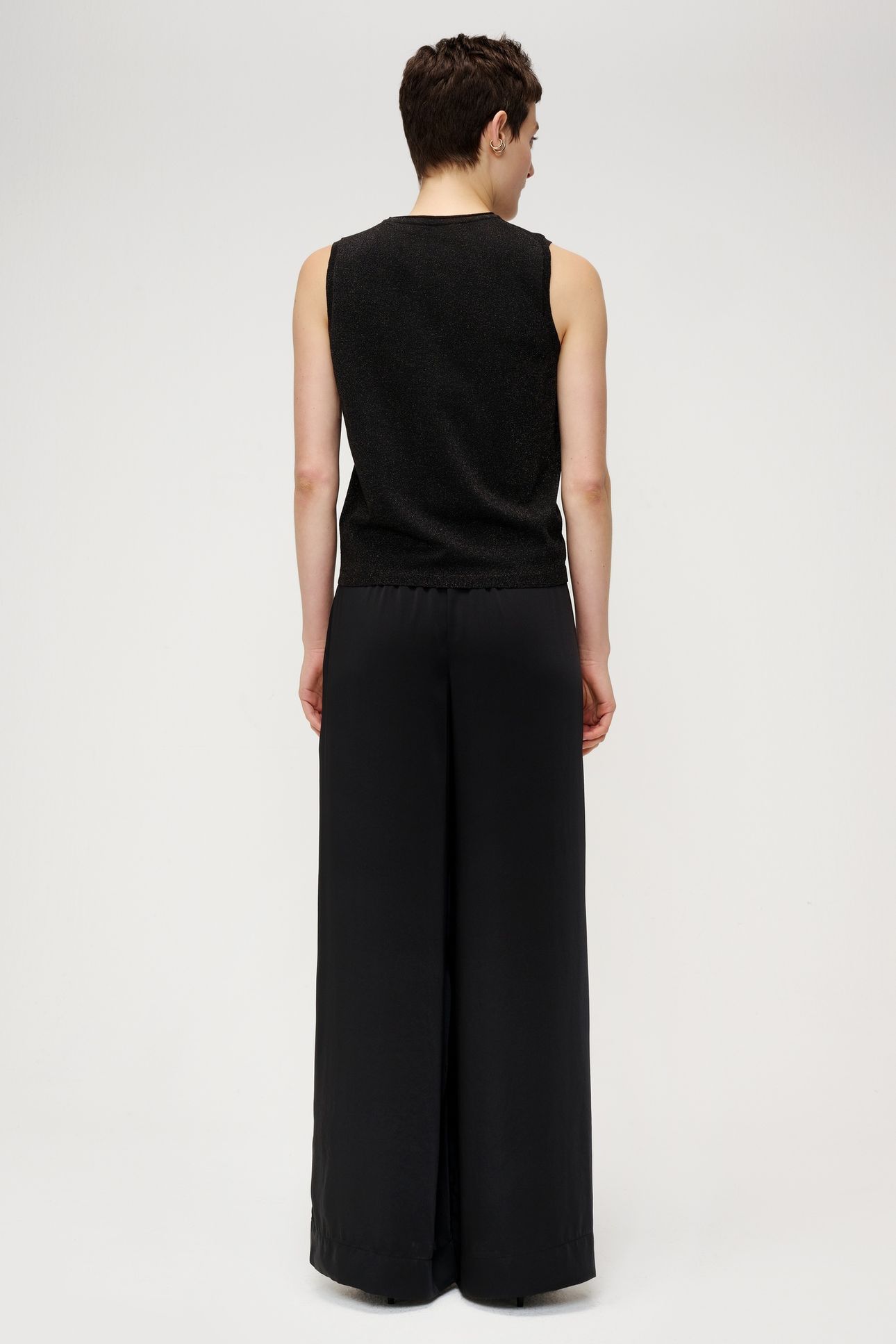VISCOSE MIX SLEEVLESS TOP BLACK 4