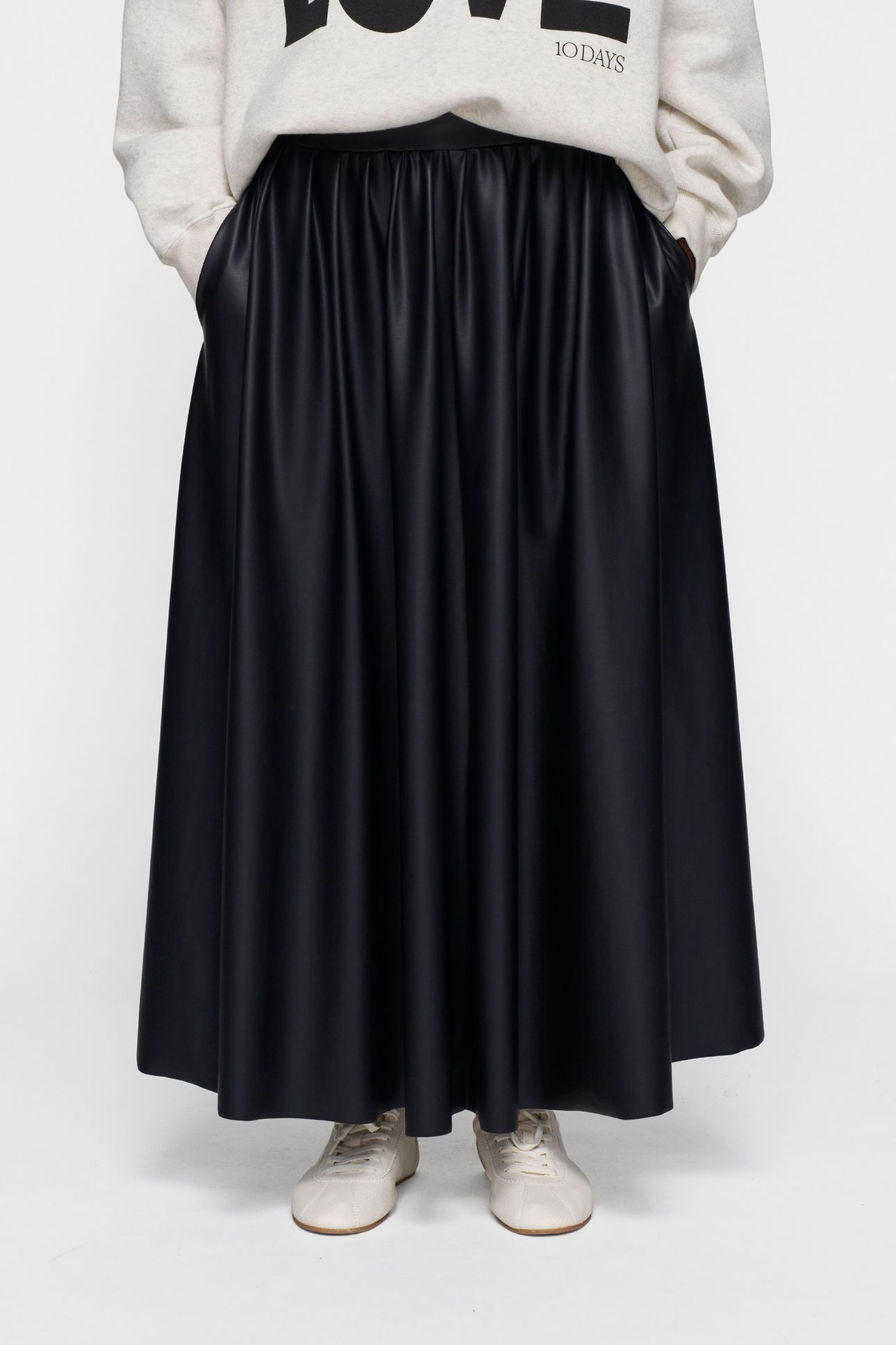 LEATHERLOOK PLEATED SKIRT BLACK 2