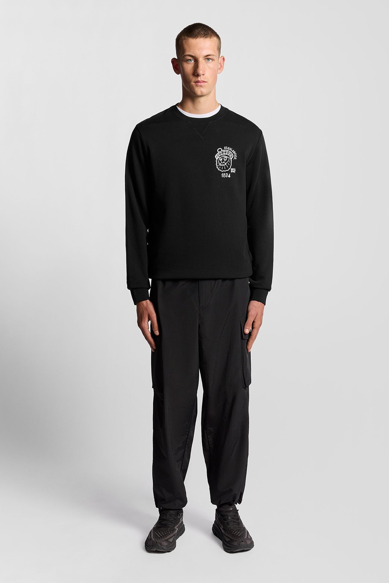 HIGHLANDER GRAPHIC SWEATSHIRT JET BLACK 2