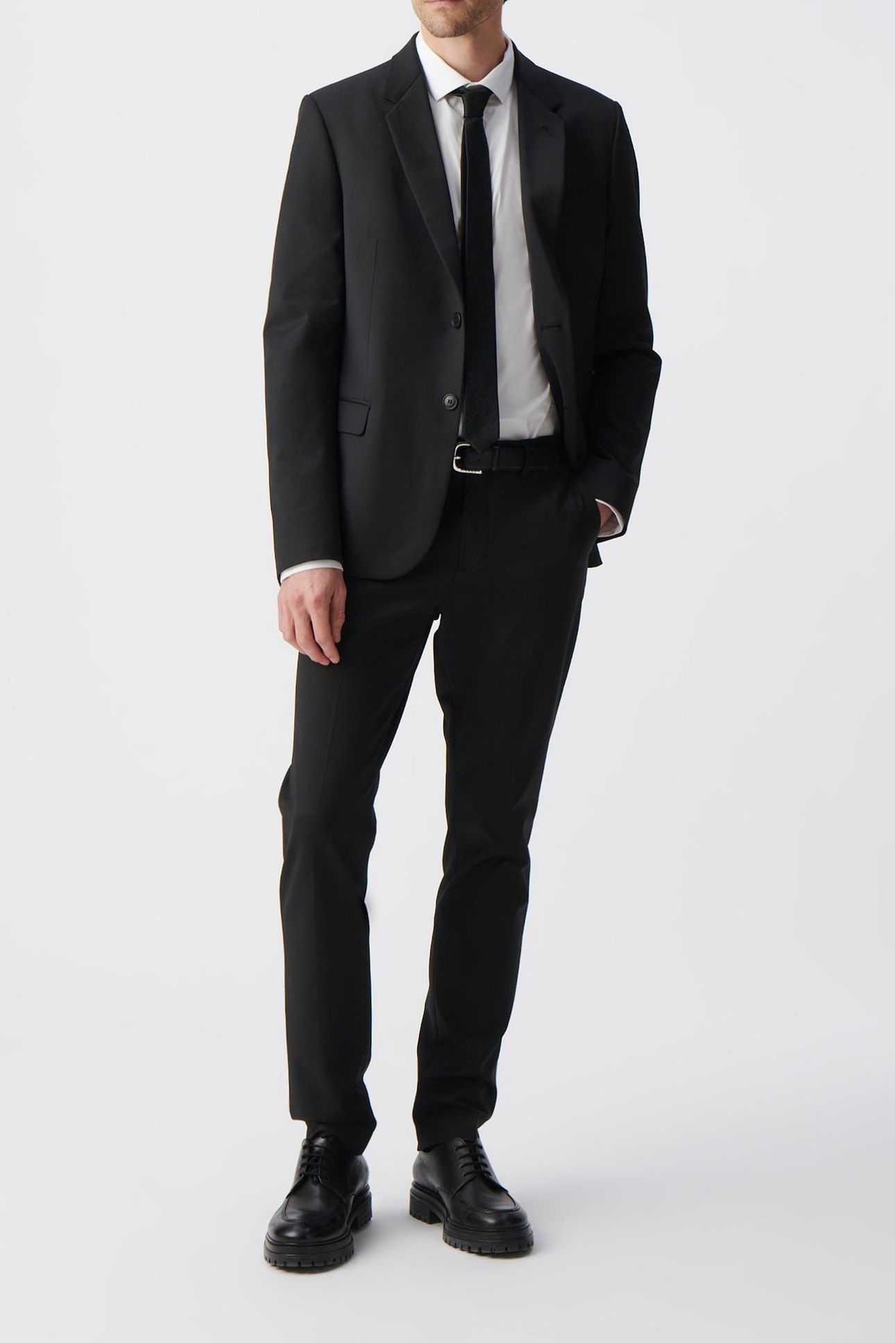 BLACK TRAVEL SUIT JACKET 1