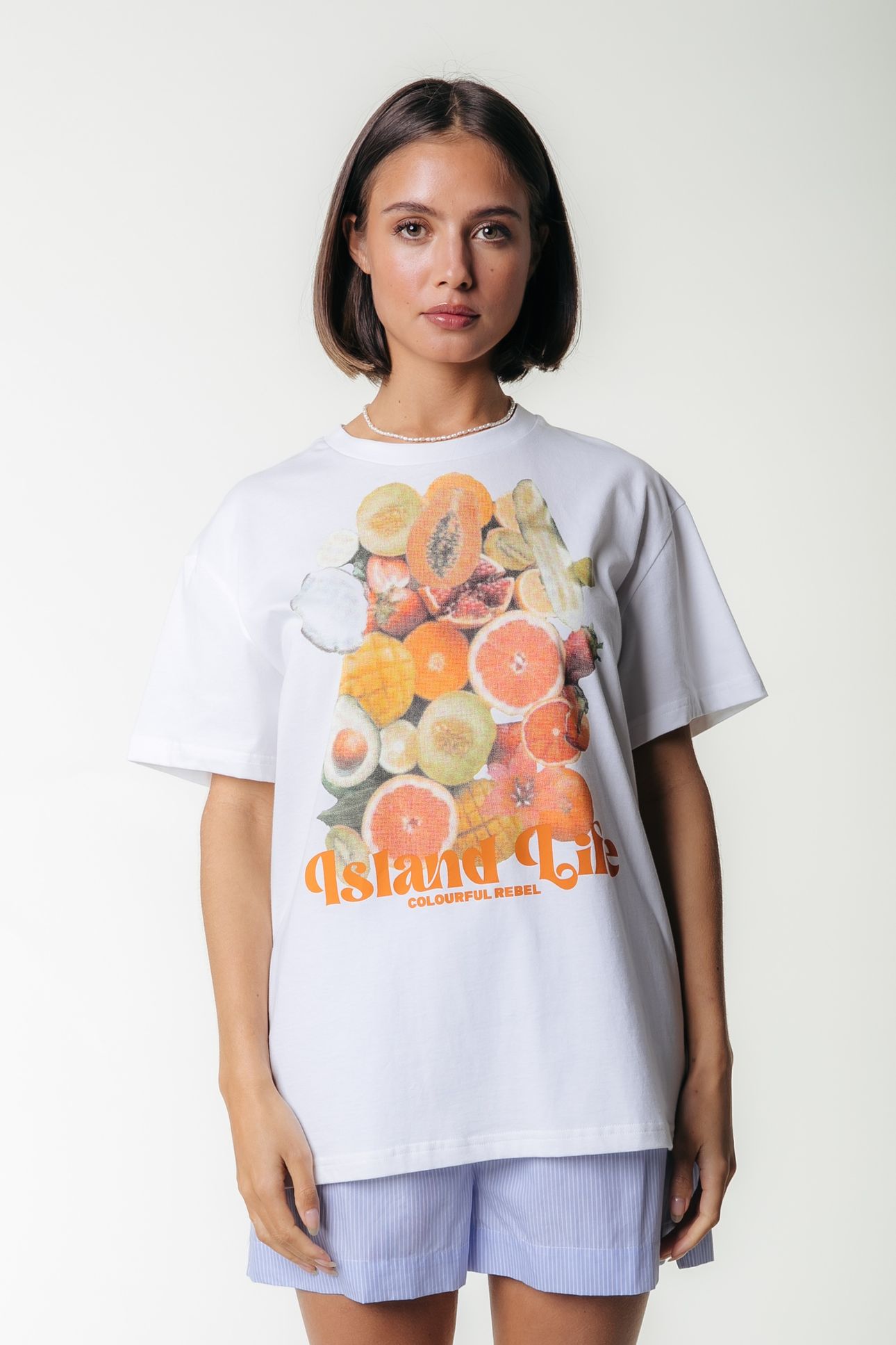 ISLAND LIFE LOOSEFIT TEE STANDARD WHITE 1