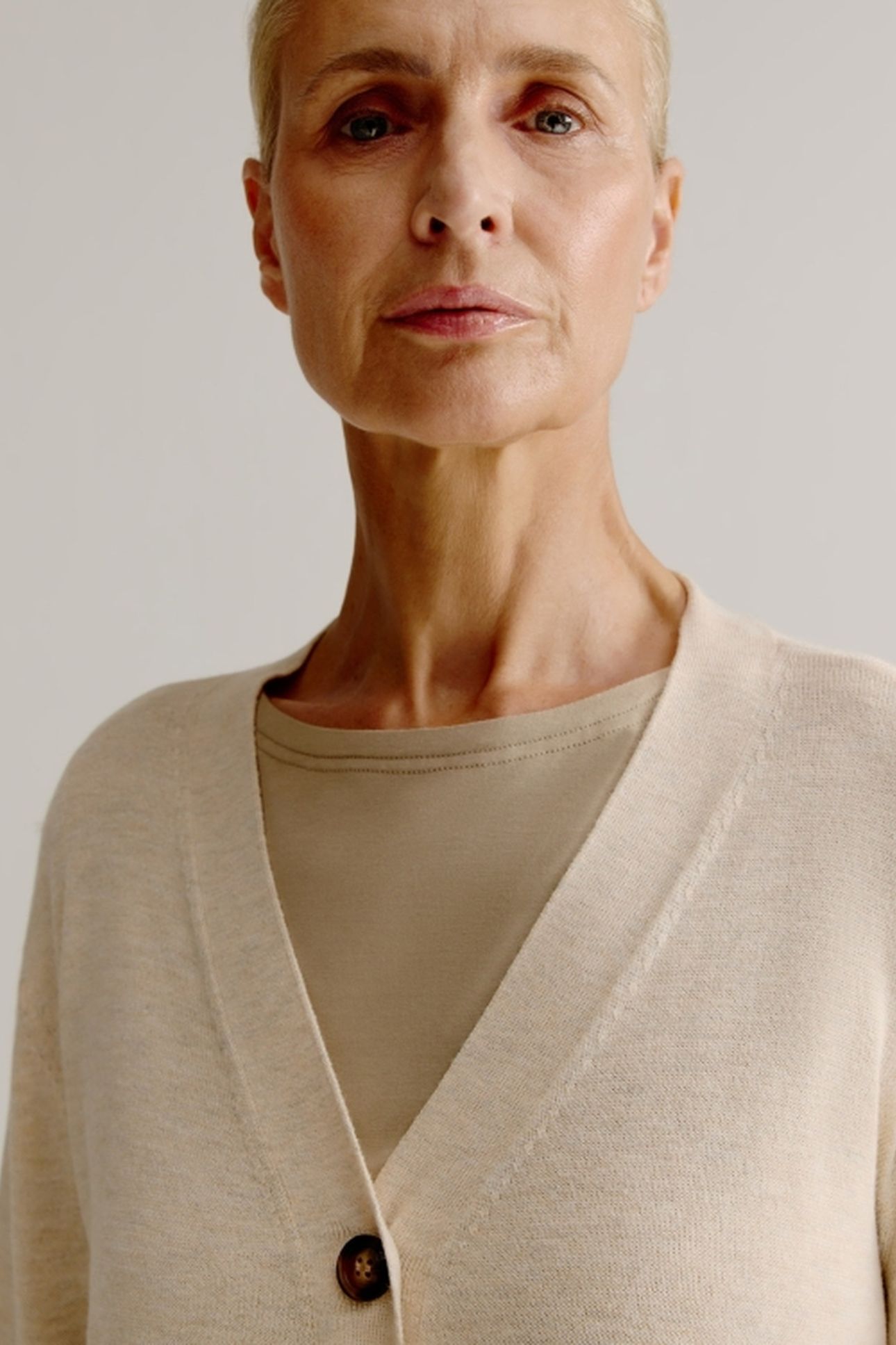 AUGUST CARDIGAN SAND 5