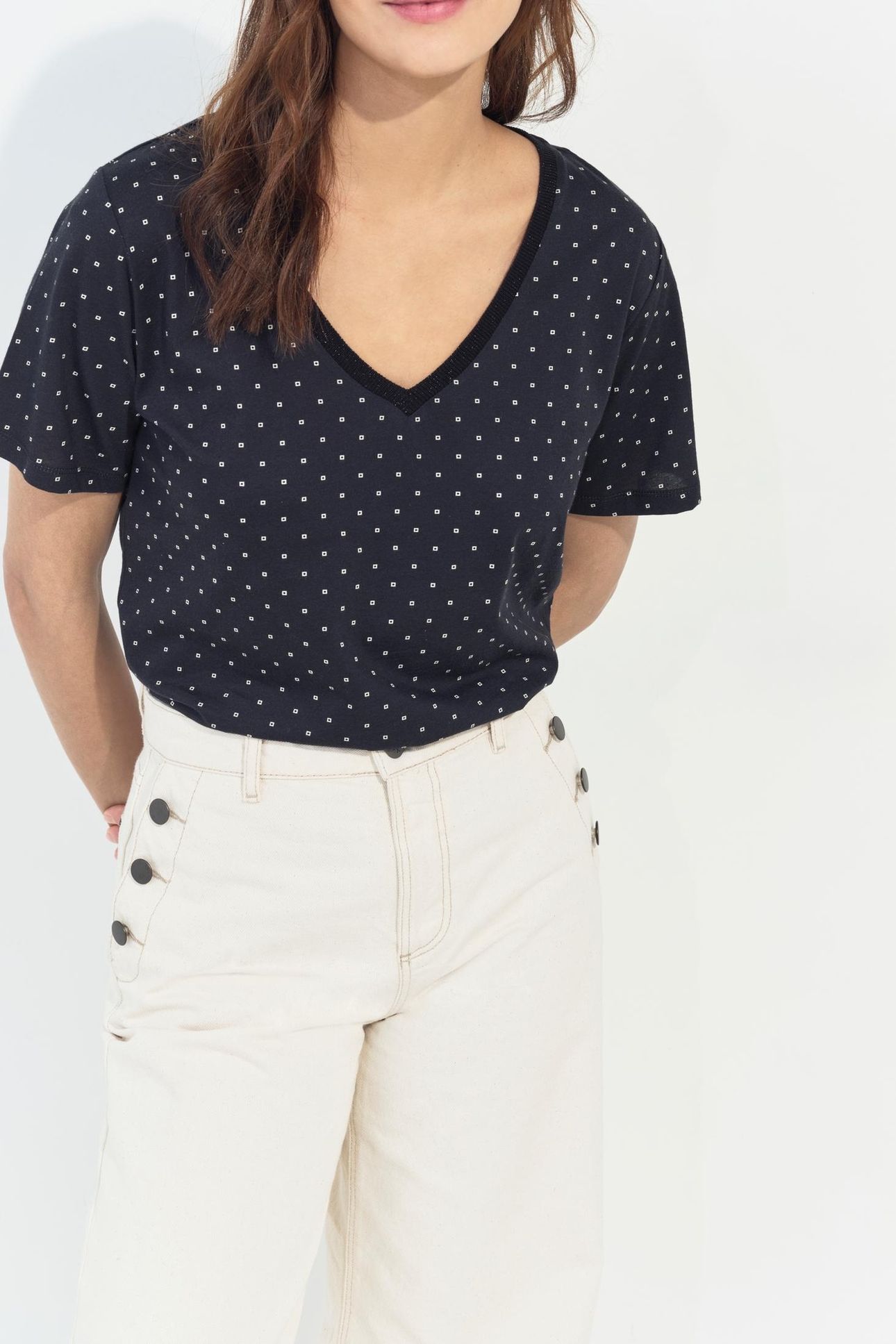 MADIAN - BLACK T-SHIRT WITH MINIMALIST ECRU SQUARE PRINT 3