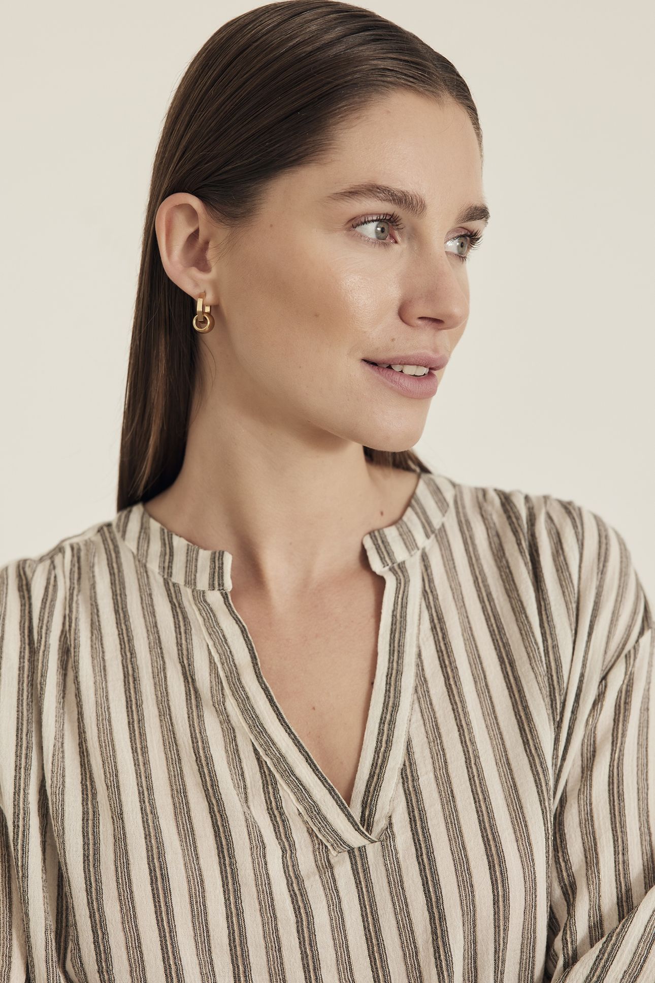 SARINA TOP GRAPHITE 8