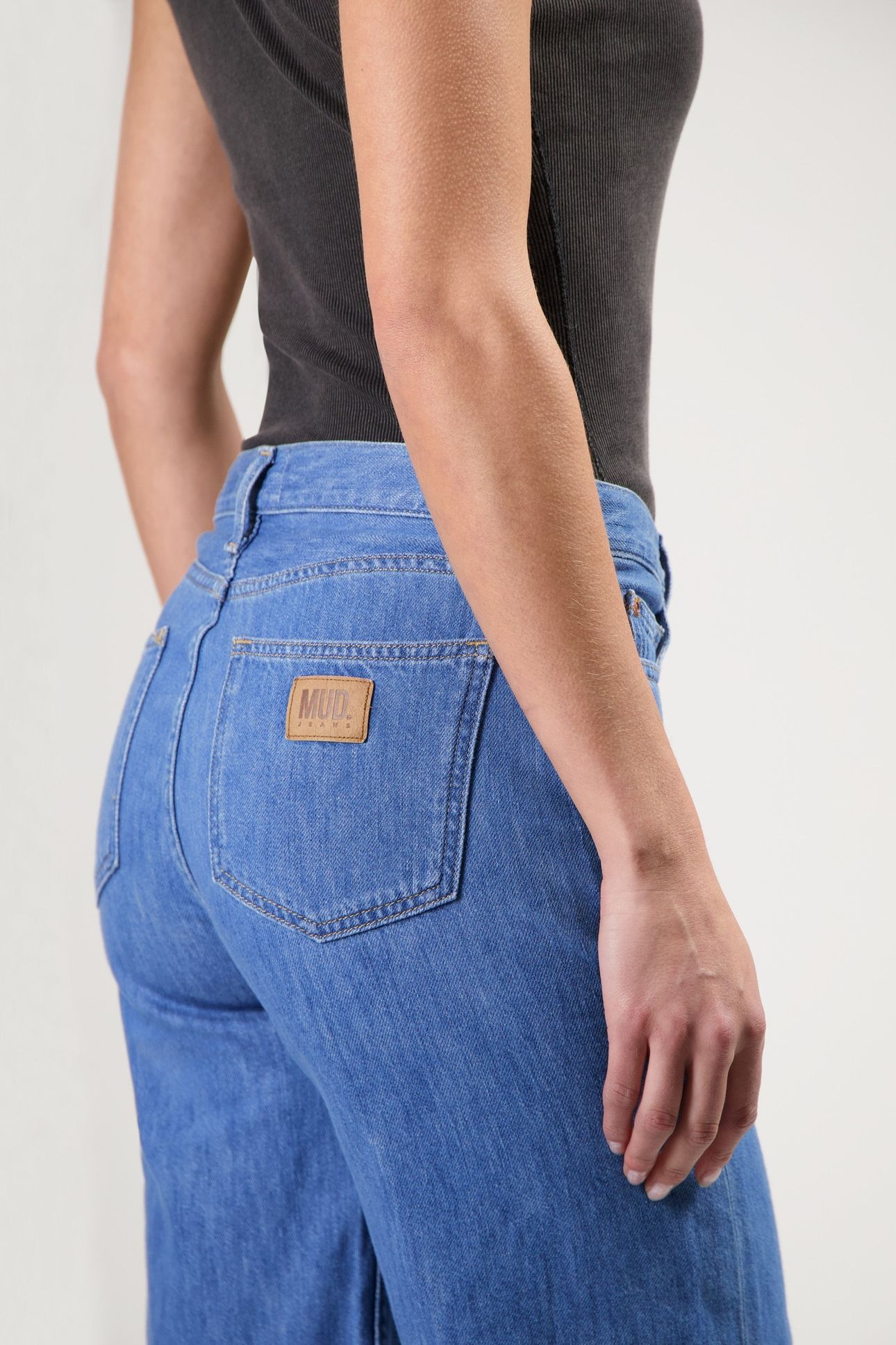 SUZY MID SHORT MEDIUM STONE 5