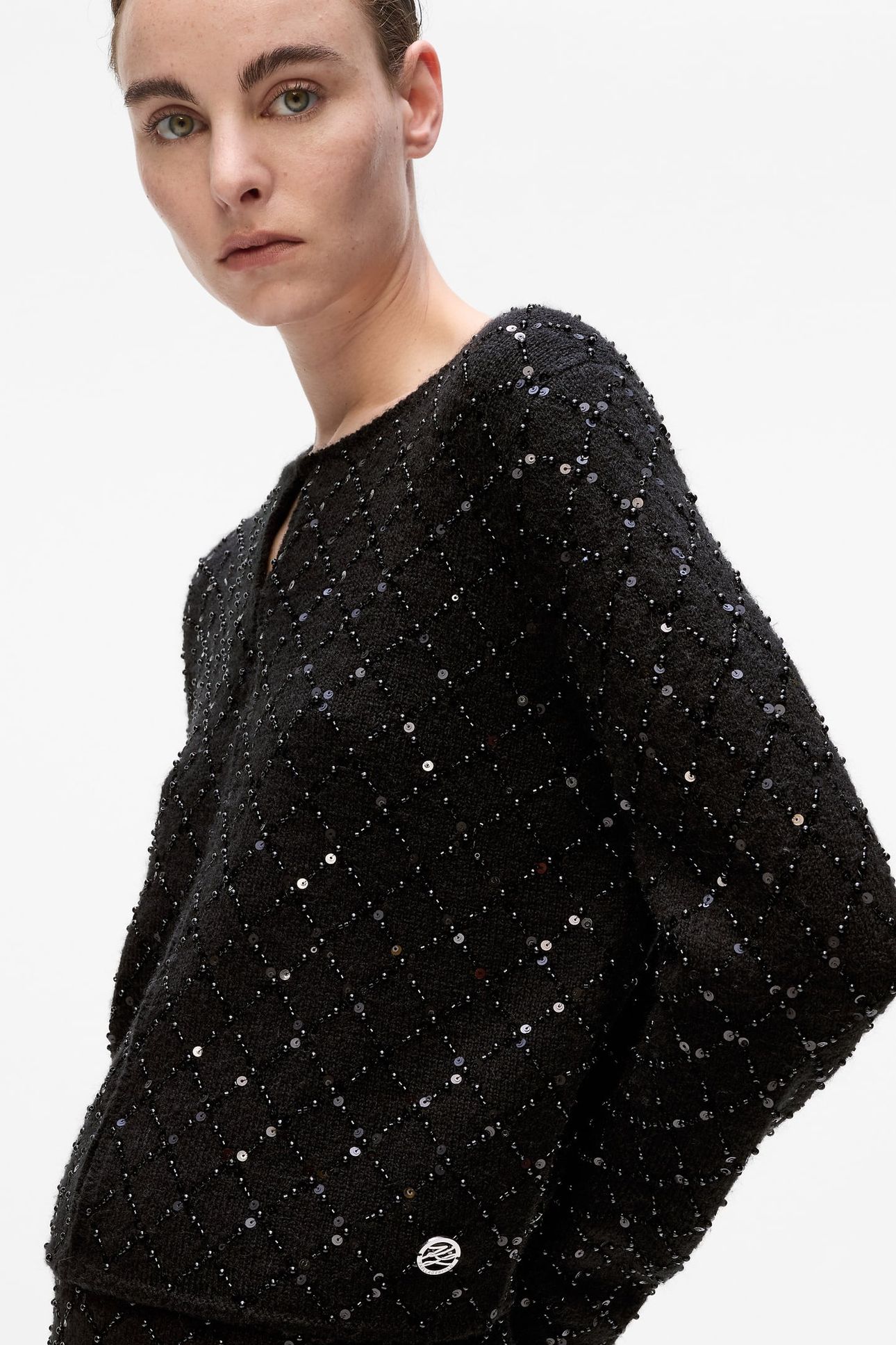 BLACK EMBELLISHED KNIT CARDIGAN 2