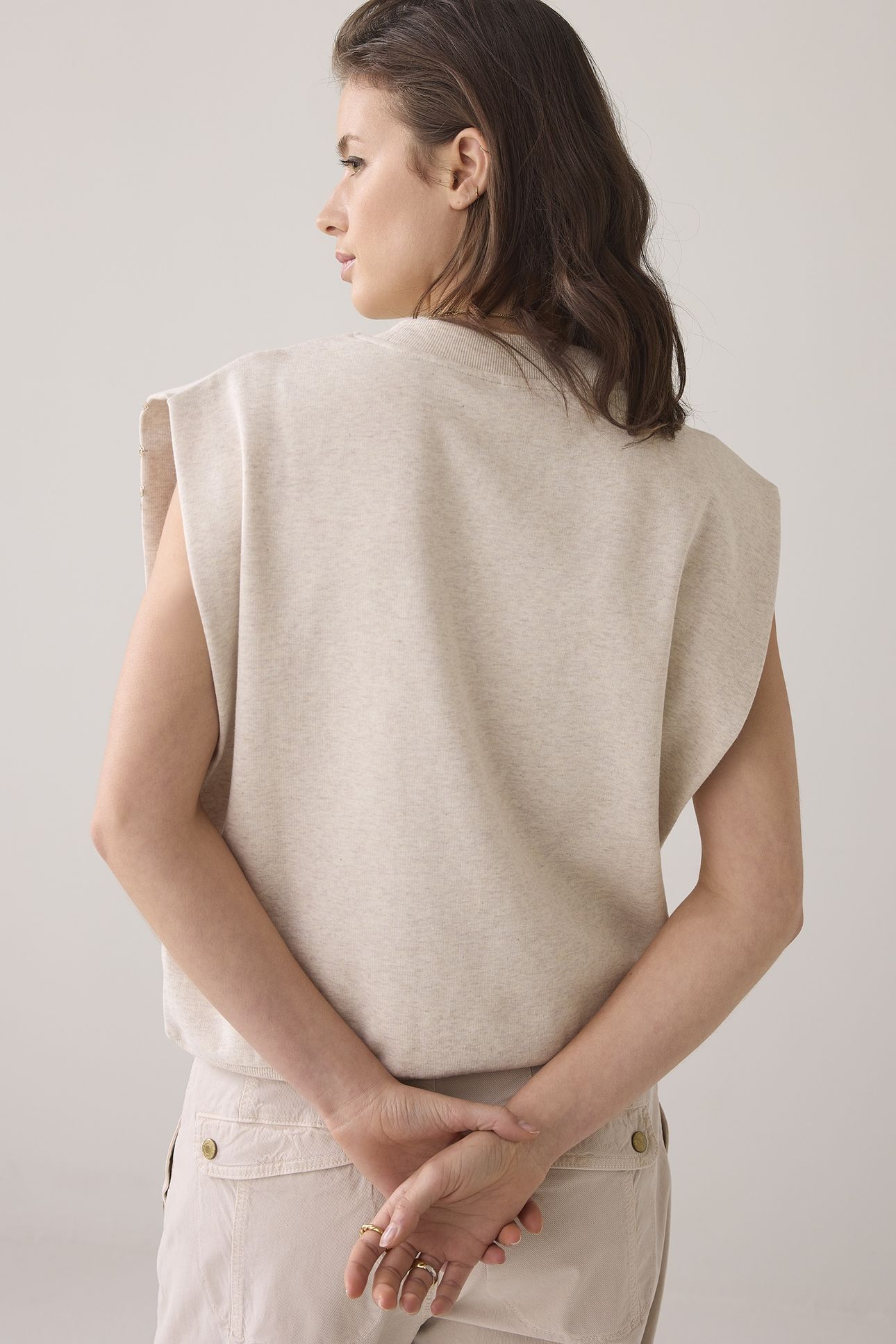 SLEEVELESS EMBELLISHED SWEATSHIRT PEBBLE BEIGE 3