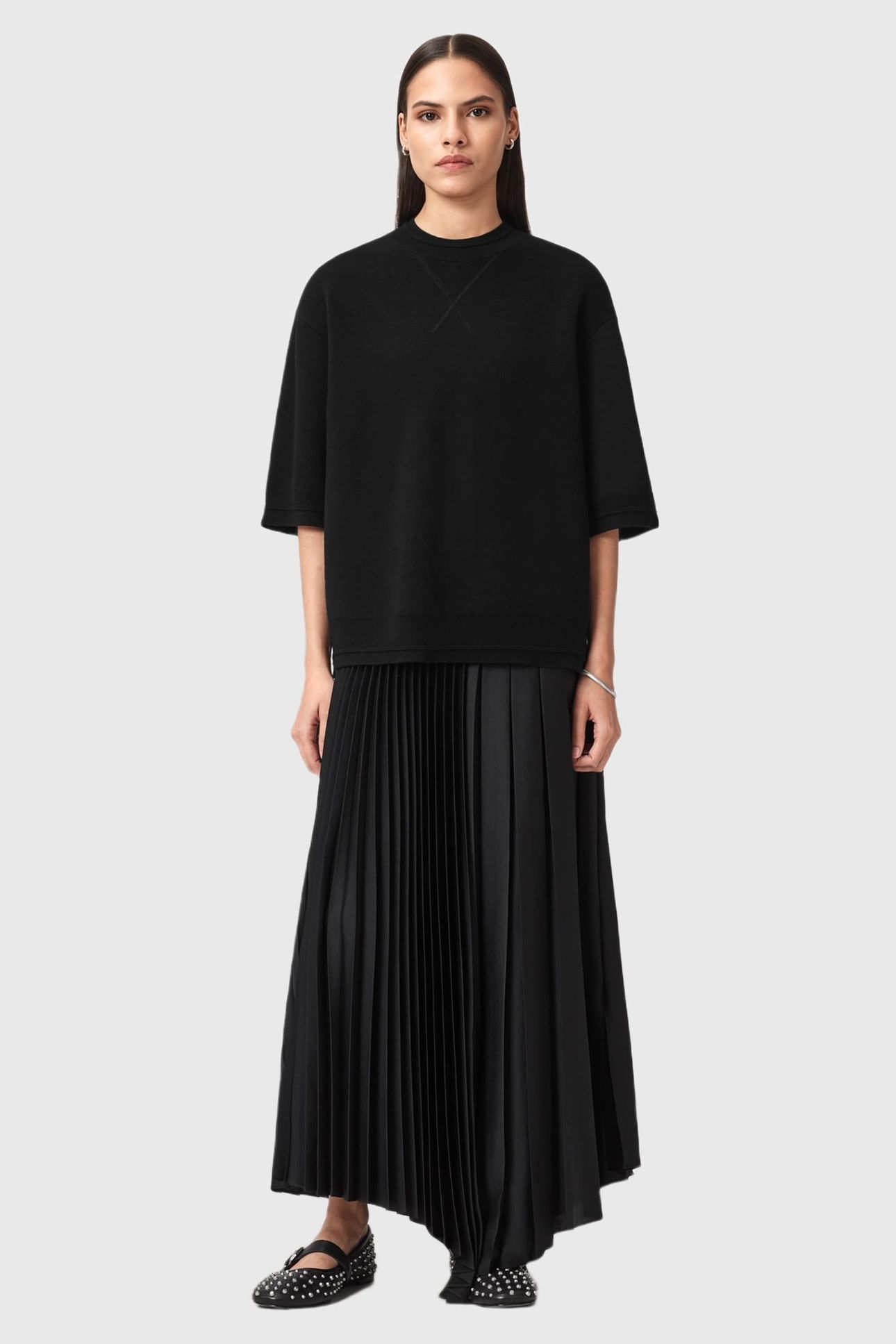 NIKA TEE BLACK 2