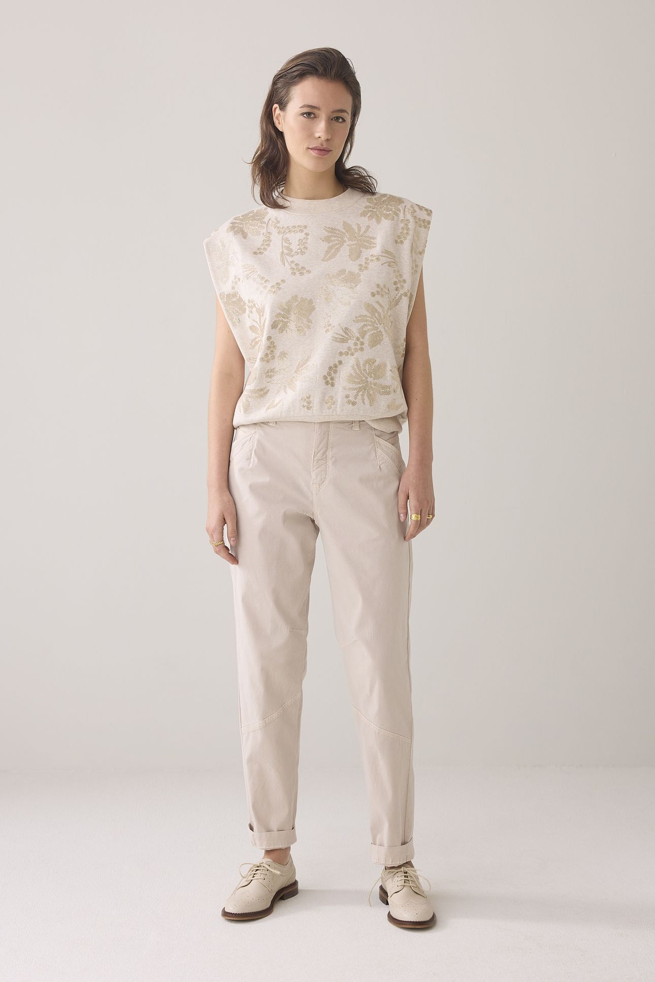 SLEEVELESS EMBELLISHED SWEATSHIRT PEBBLE BEIGE 2
