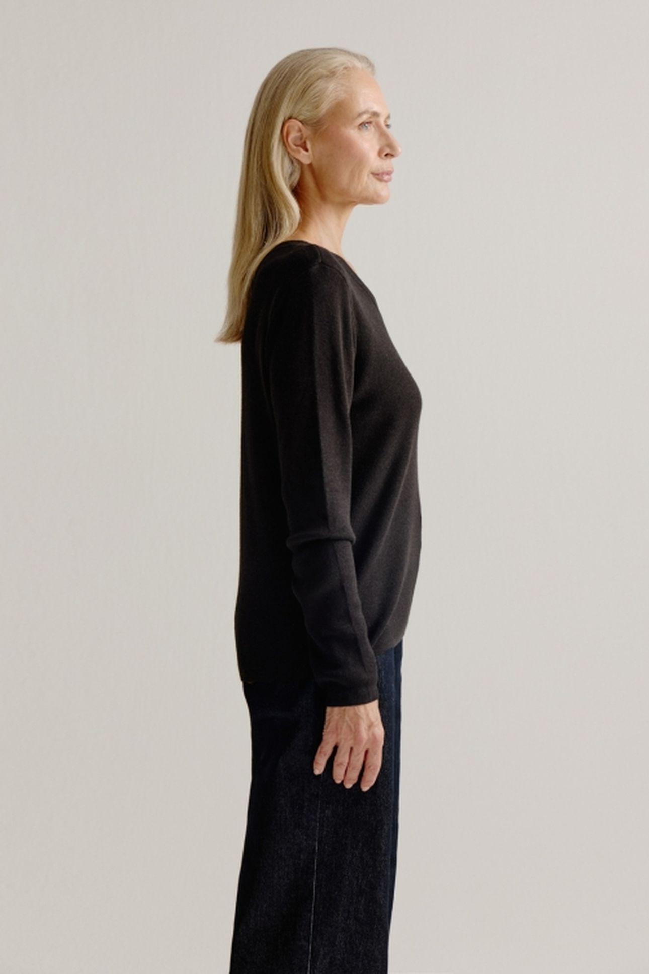 ASTRID SWEATER BLACK 4