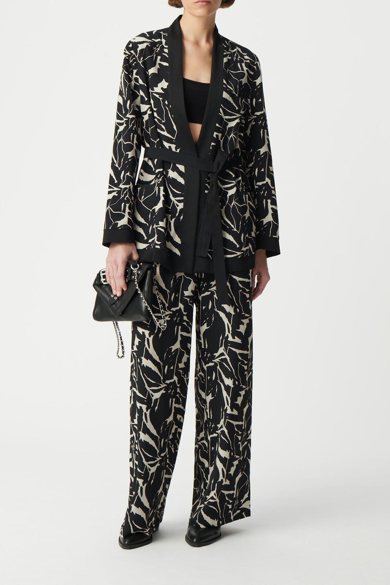REVERSIBLE BLACK ZEBRA FLOWER PRINT JACKET 1