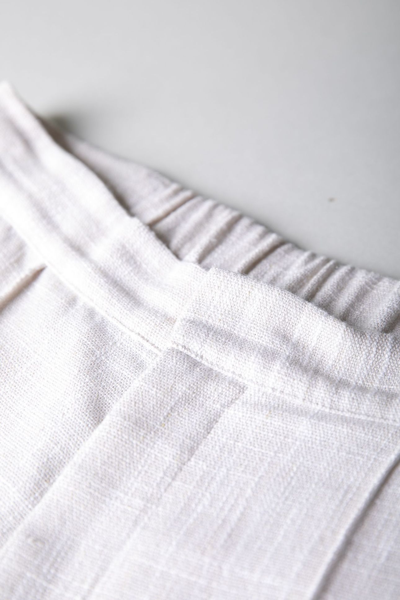 RUS STRUCTURE PINTUCK STRAIGHT PANTS BEIGE 4