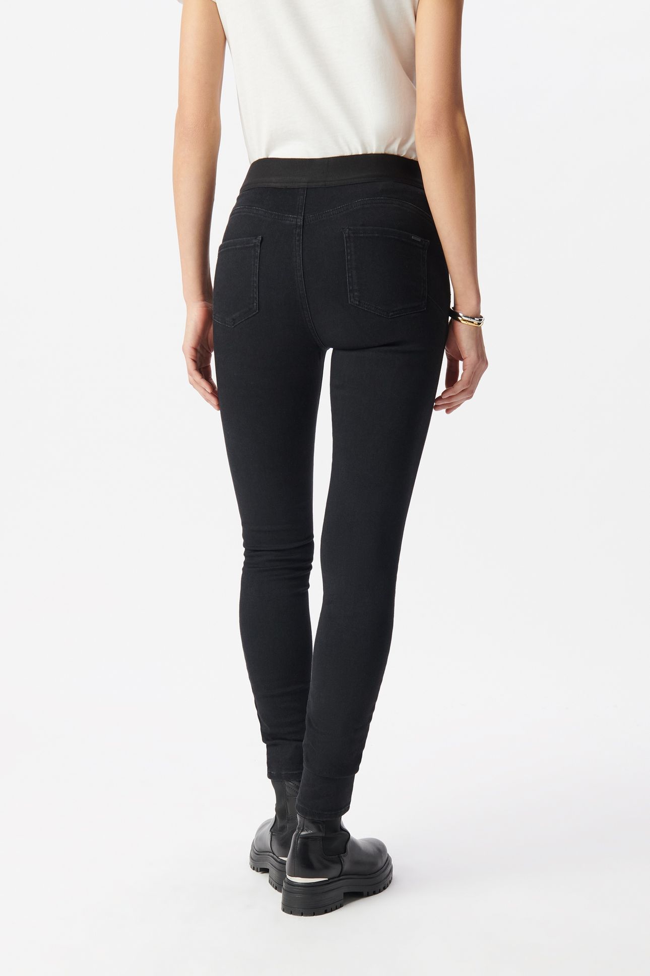 7/8TH POWERSTRETCH BLACK JEGGING JEANS 3