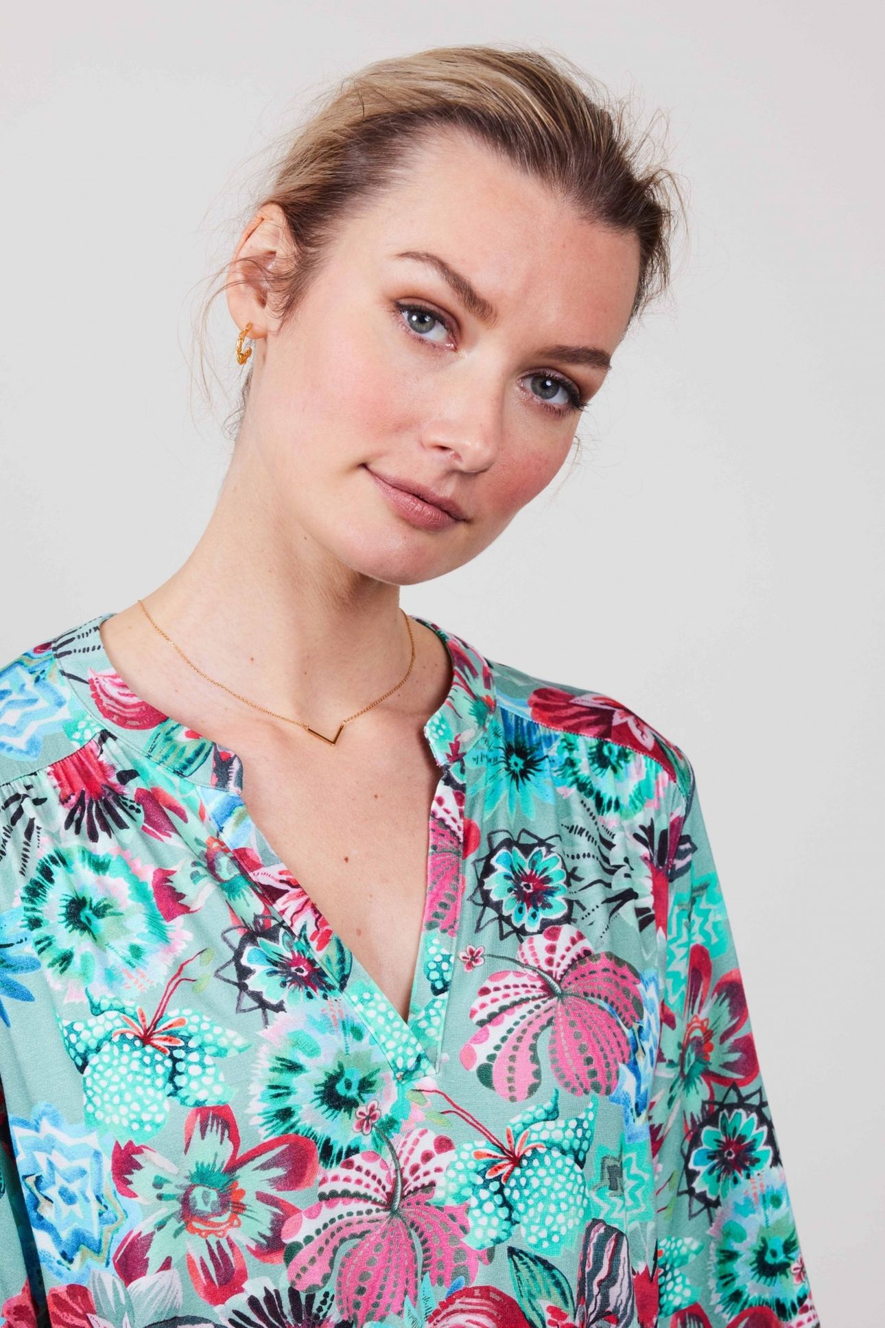 DRESS BAILY IN GRANITE GREEN WITH FLORAL MEDLEY 3