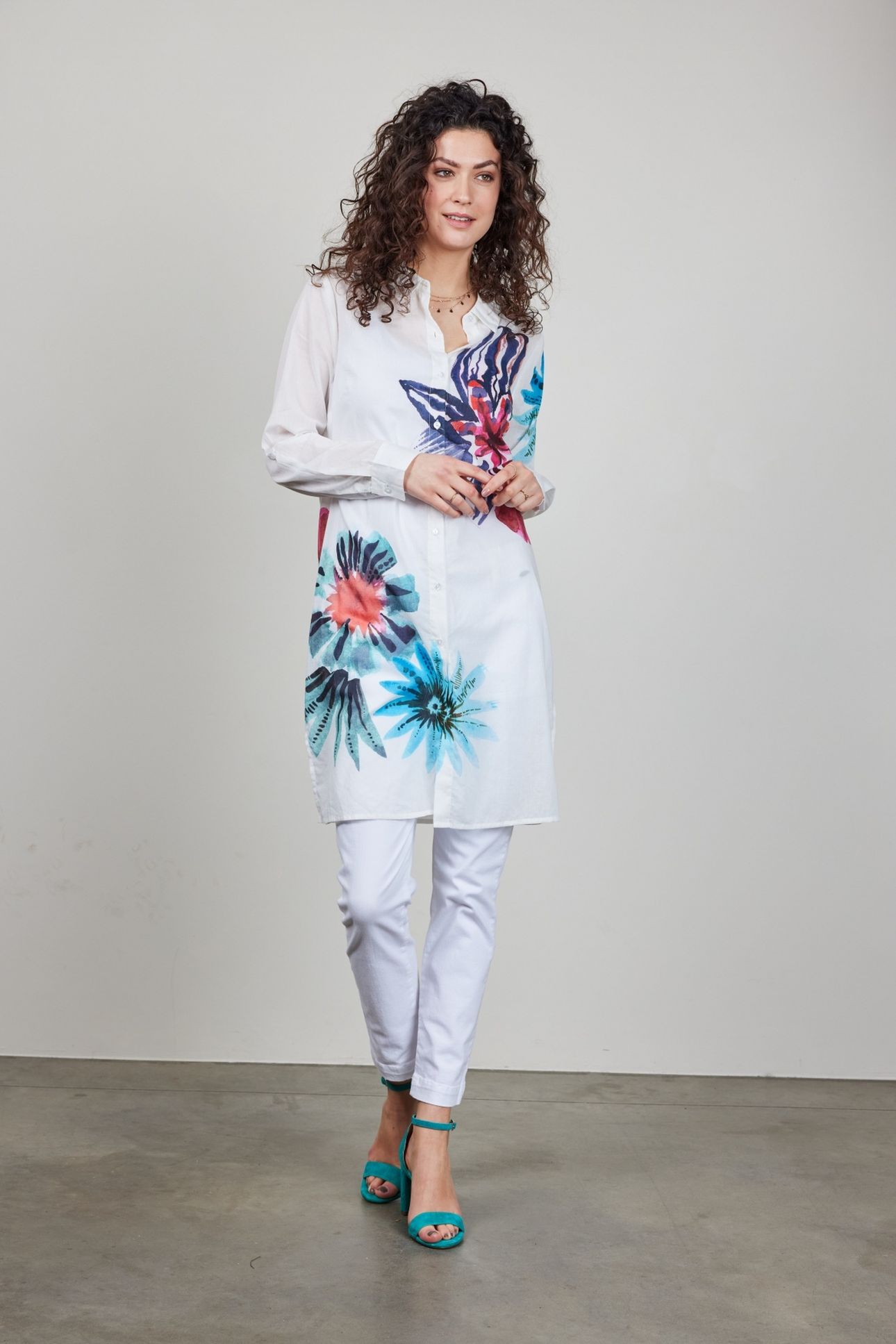 TUNIC FLORAL IN OFFWHITE WITH FLORAL MEDLEY PANEL 1