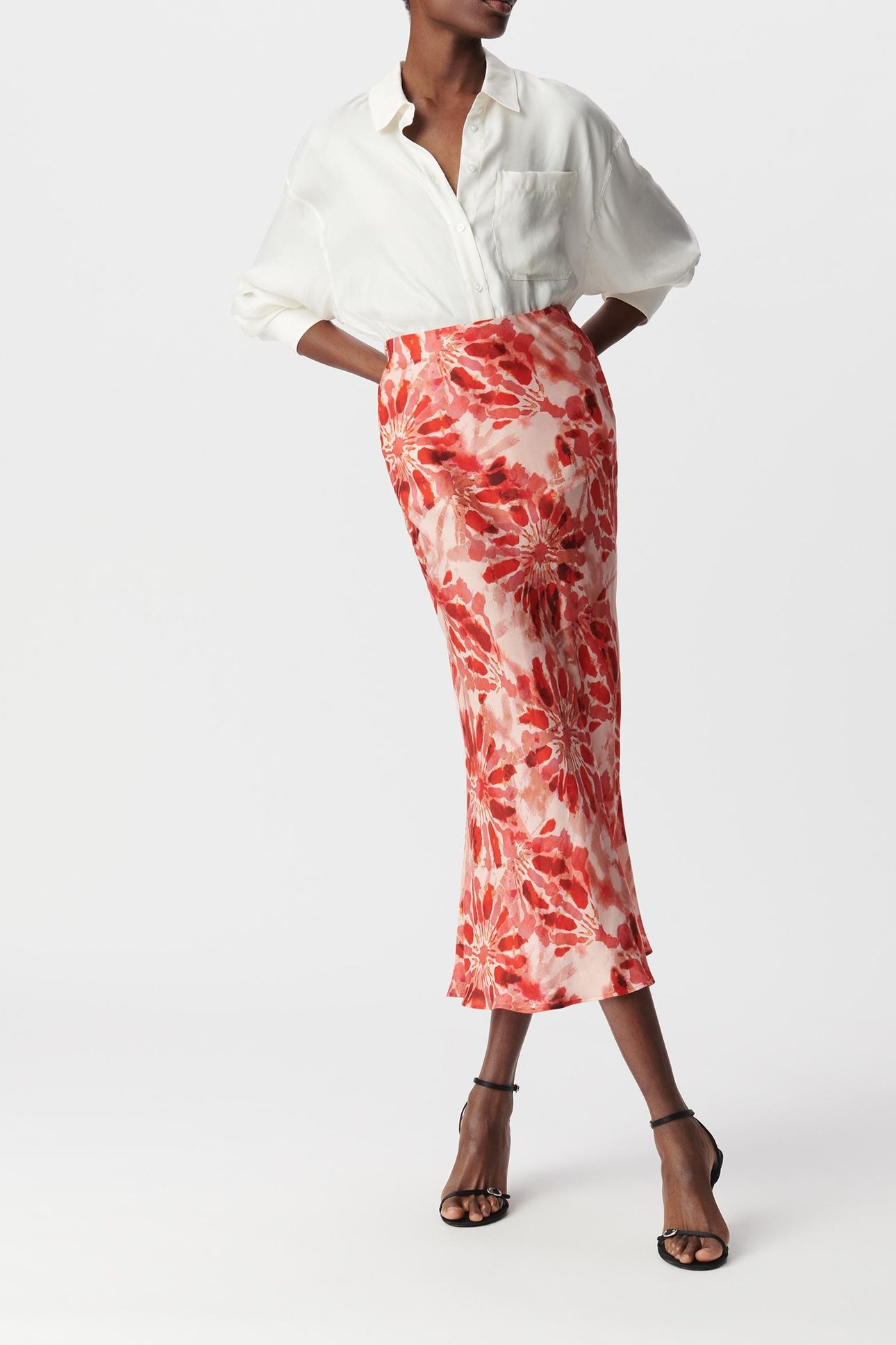 RED BATIK PRINT LONG SKIRT 1
