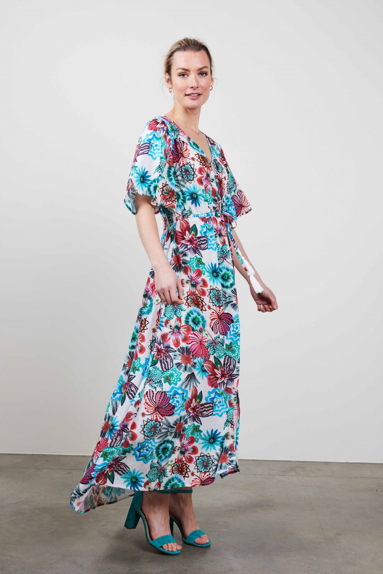 DRESS JAZZY IN OFFWHITE WITH FLORAL MEDLEY 2
