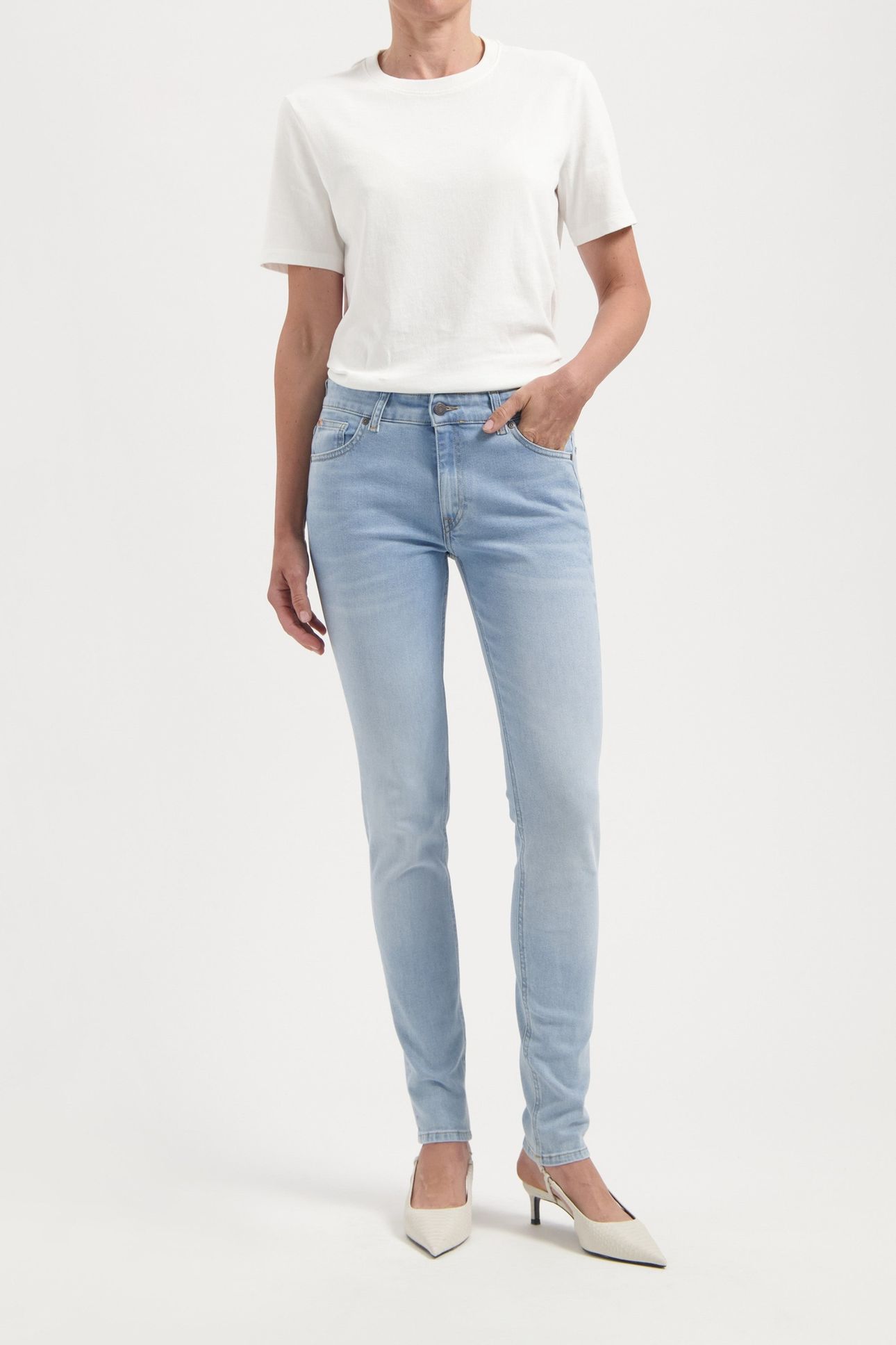 SKYLER MID SKINNY LIGHT AGED 2