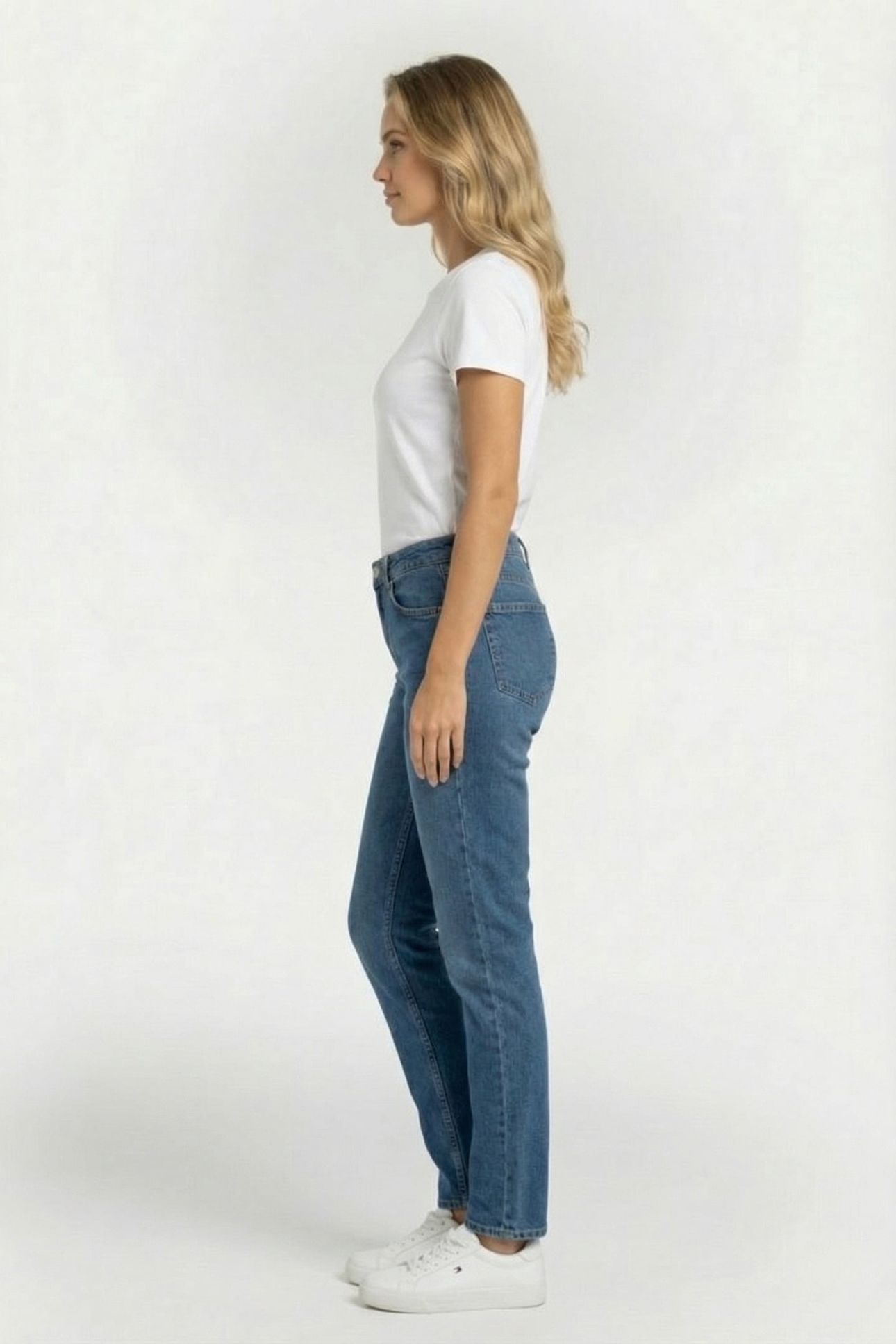 SPORTY MID RISE SLIM JEANS FLO 3