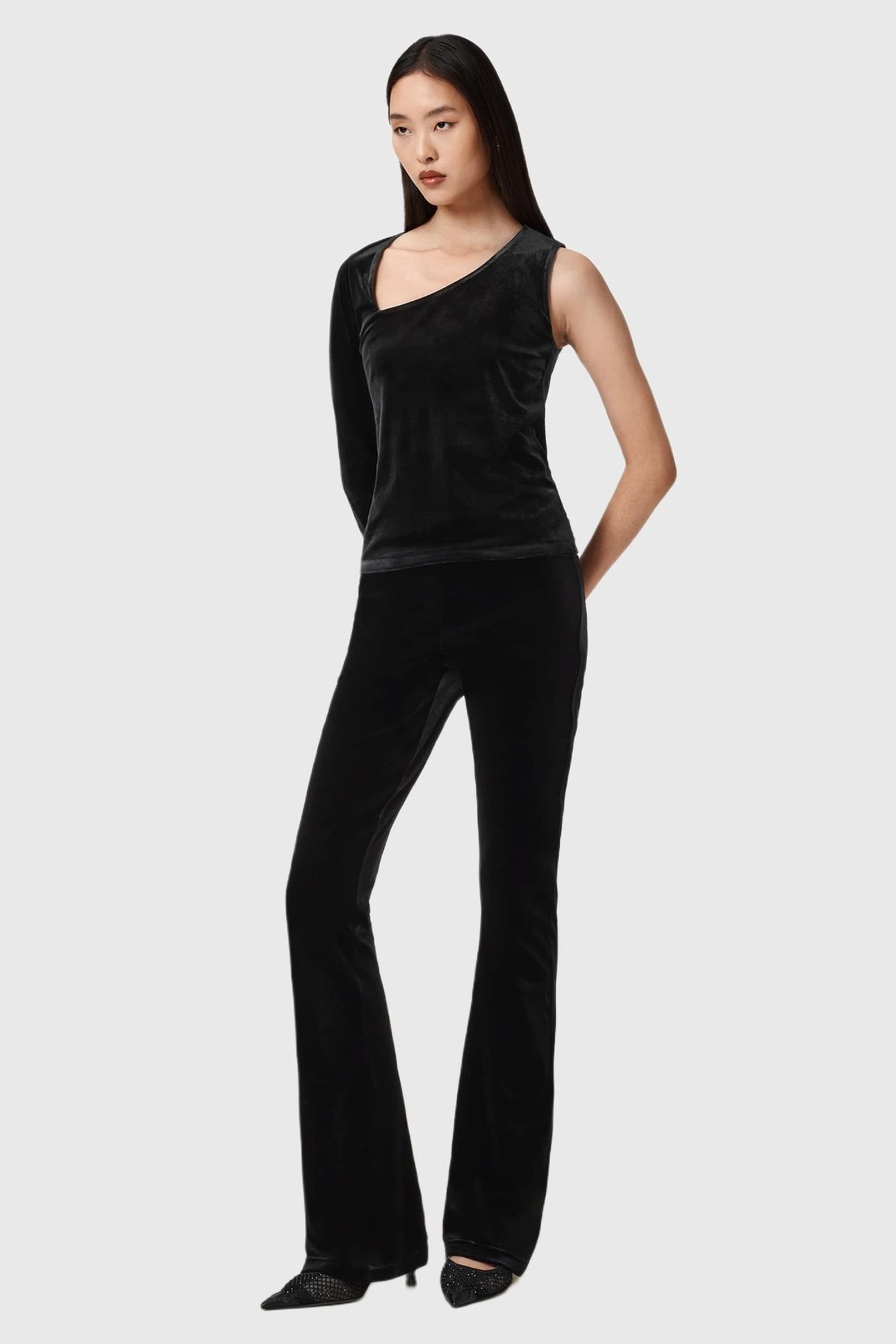 ARI VELVET TOP BLACK 2