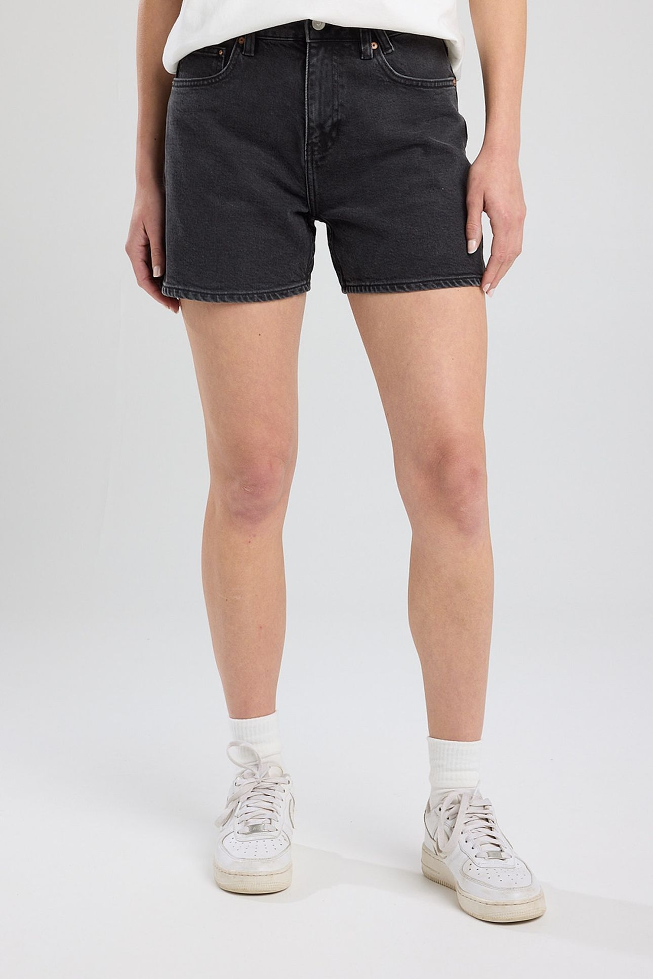NEVEA WASHED BLACK 1