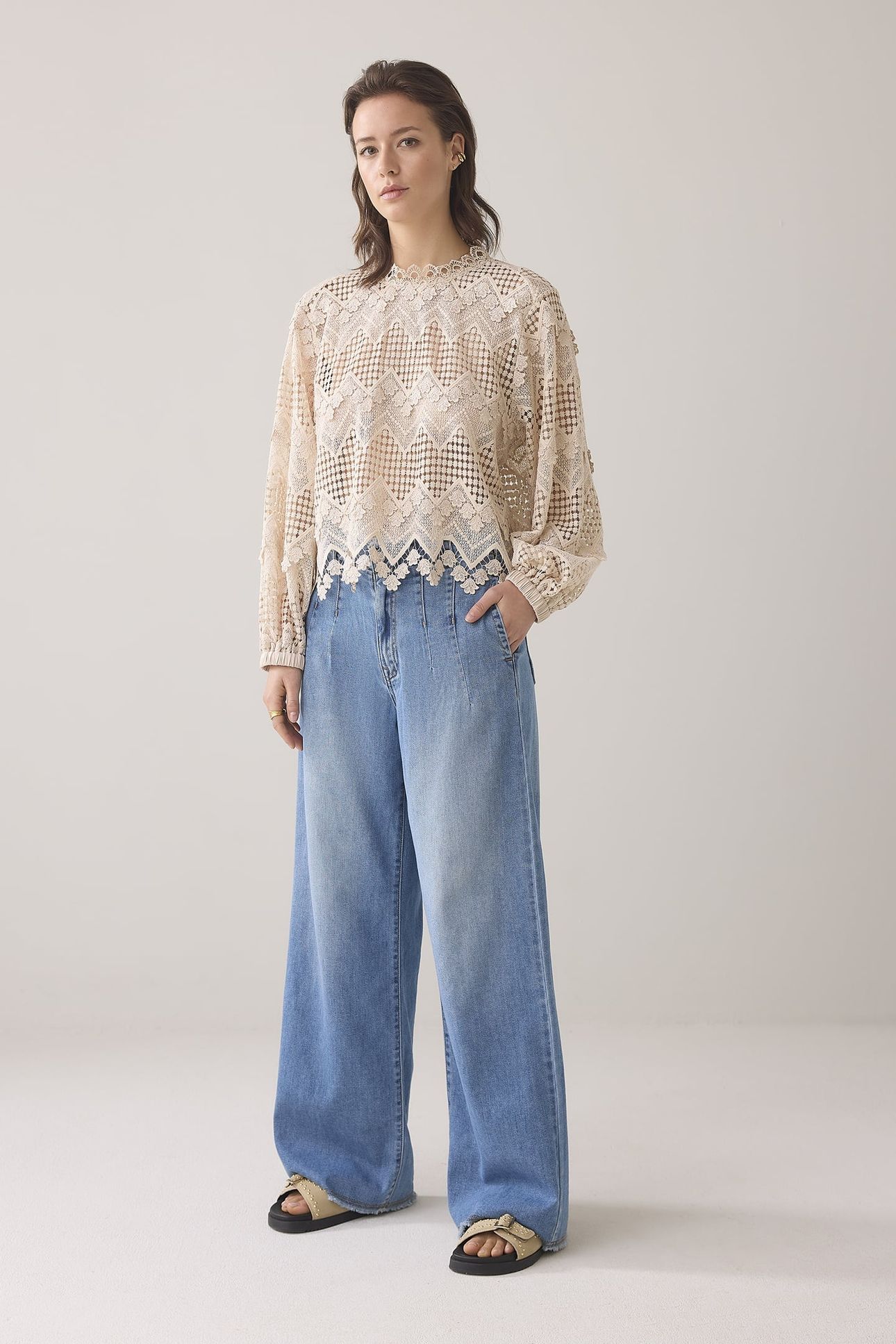 LONGSLEEVE TOP LACE PEBBLE BEIGE 1