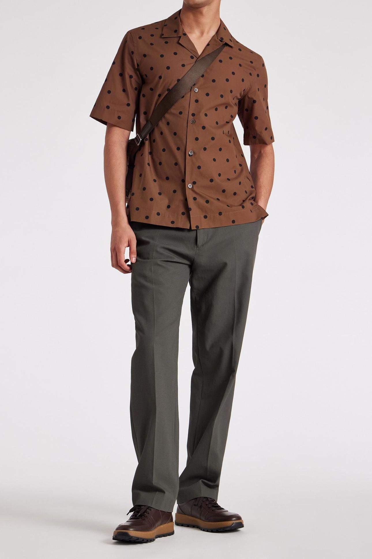 S/S REGULAR FIT SHIRT CHOCOLATE 2