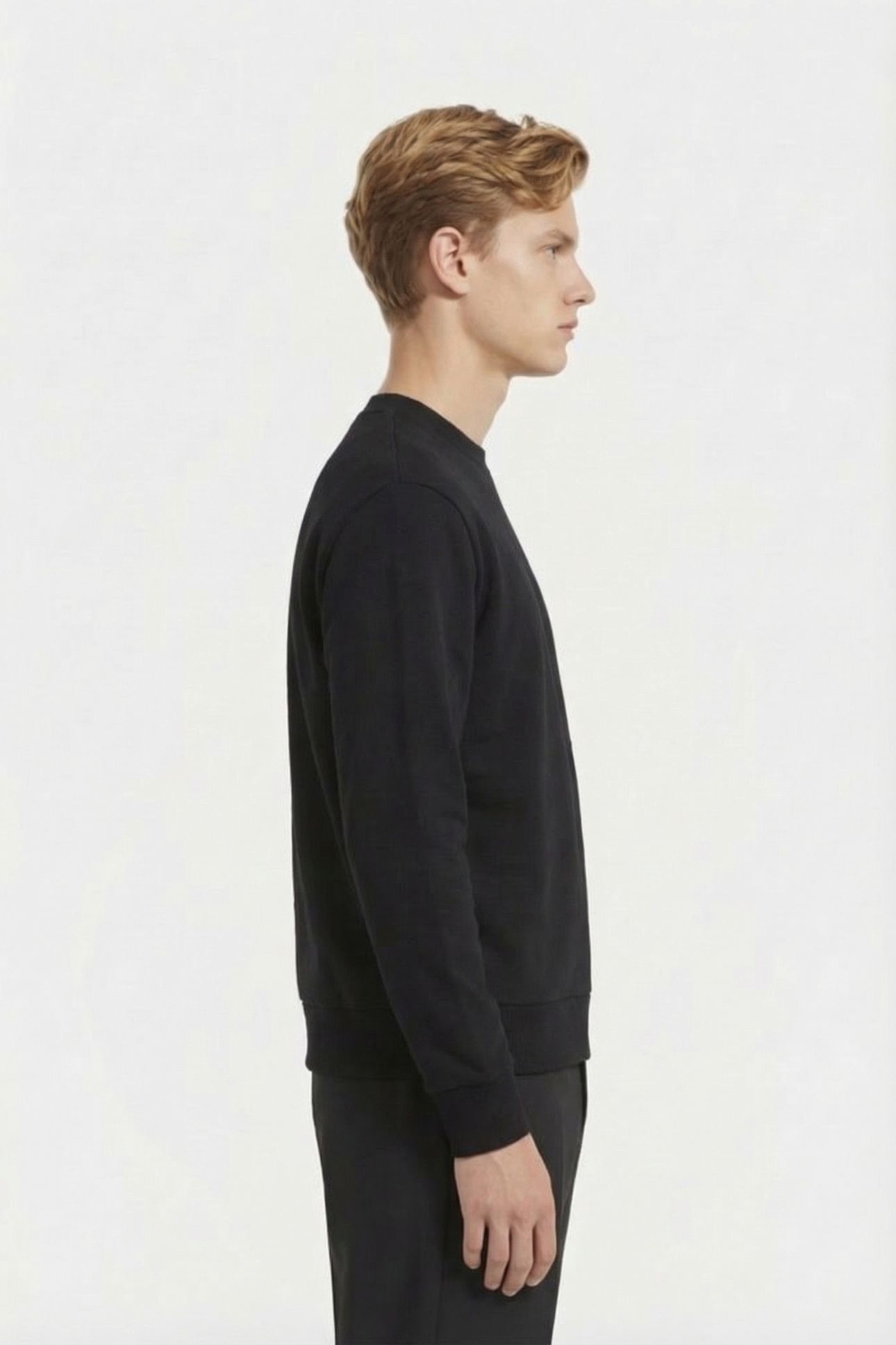 BLACK SWEAT CREWNECK 3