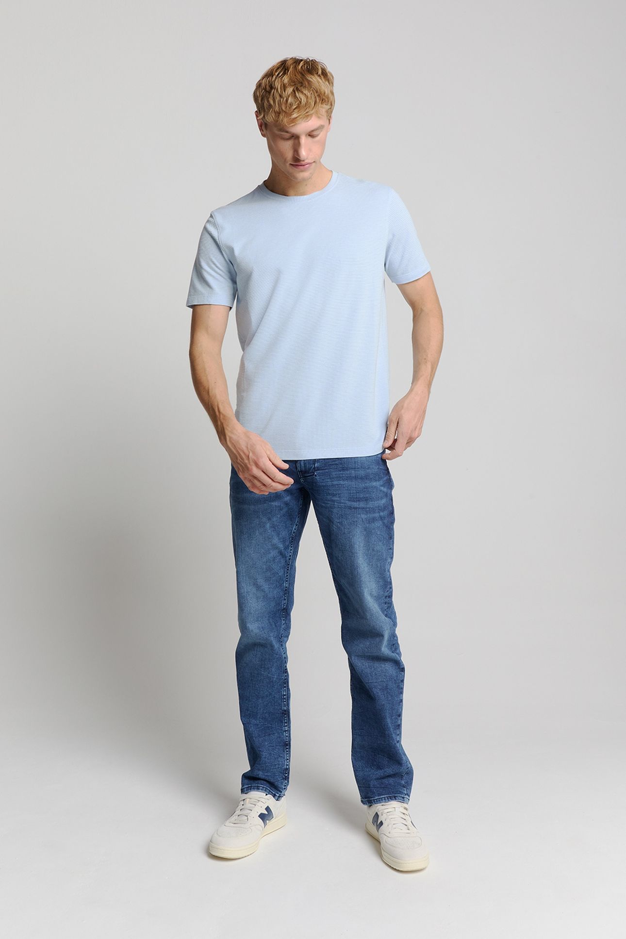 T-SHIRT CREWNECK SOLID RELIEF KNIT SKY 3