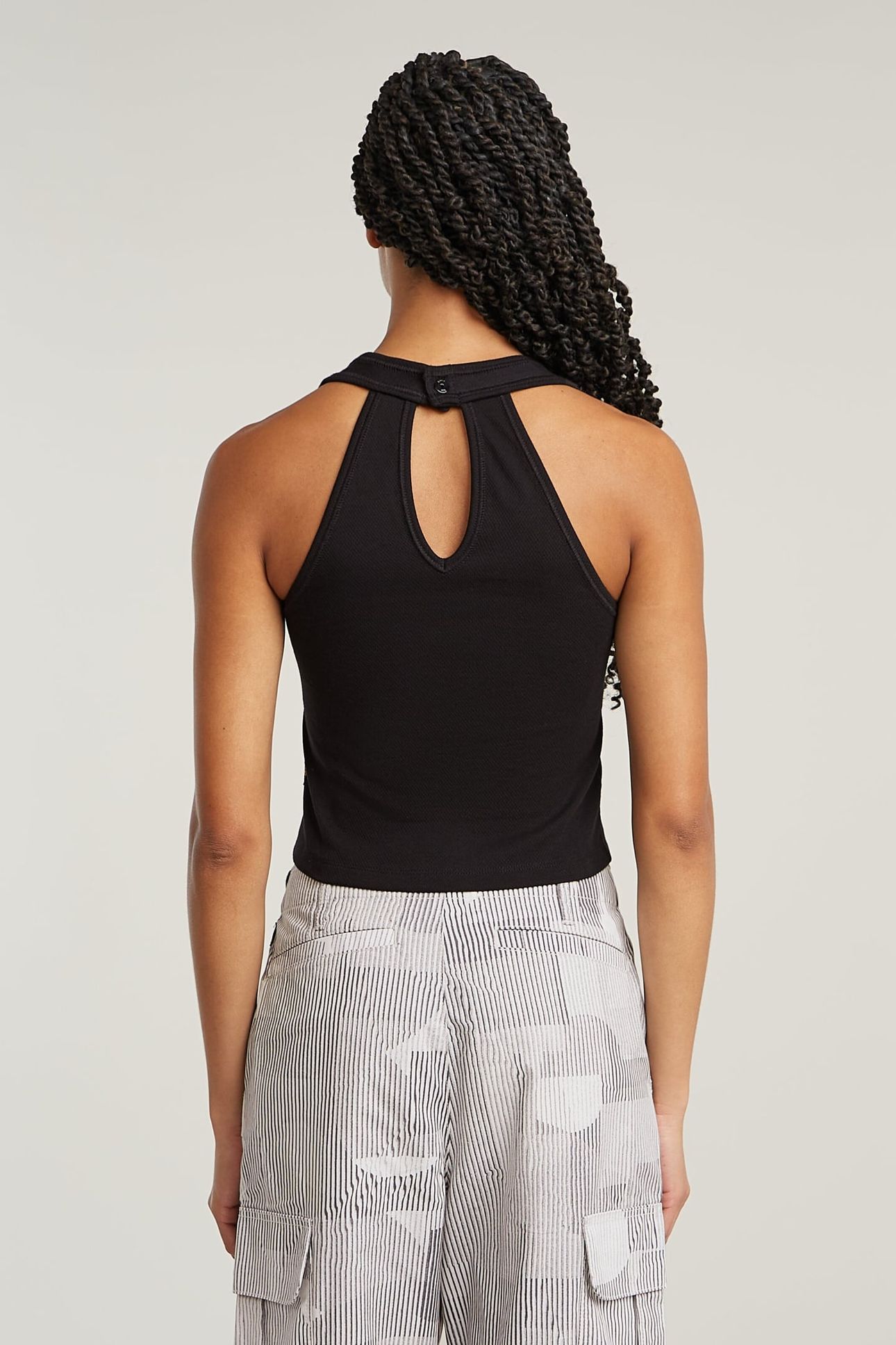 BACK SNAP SLIM CROPPED T DK BLACK 3