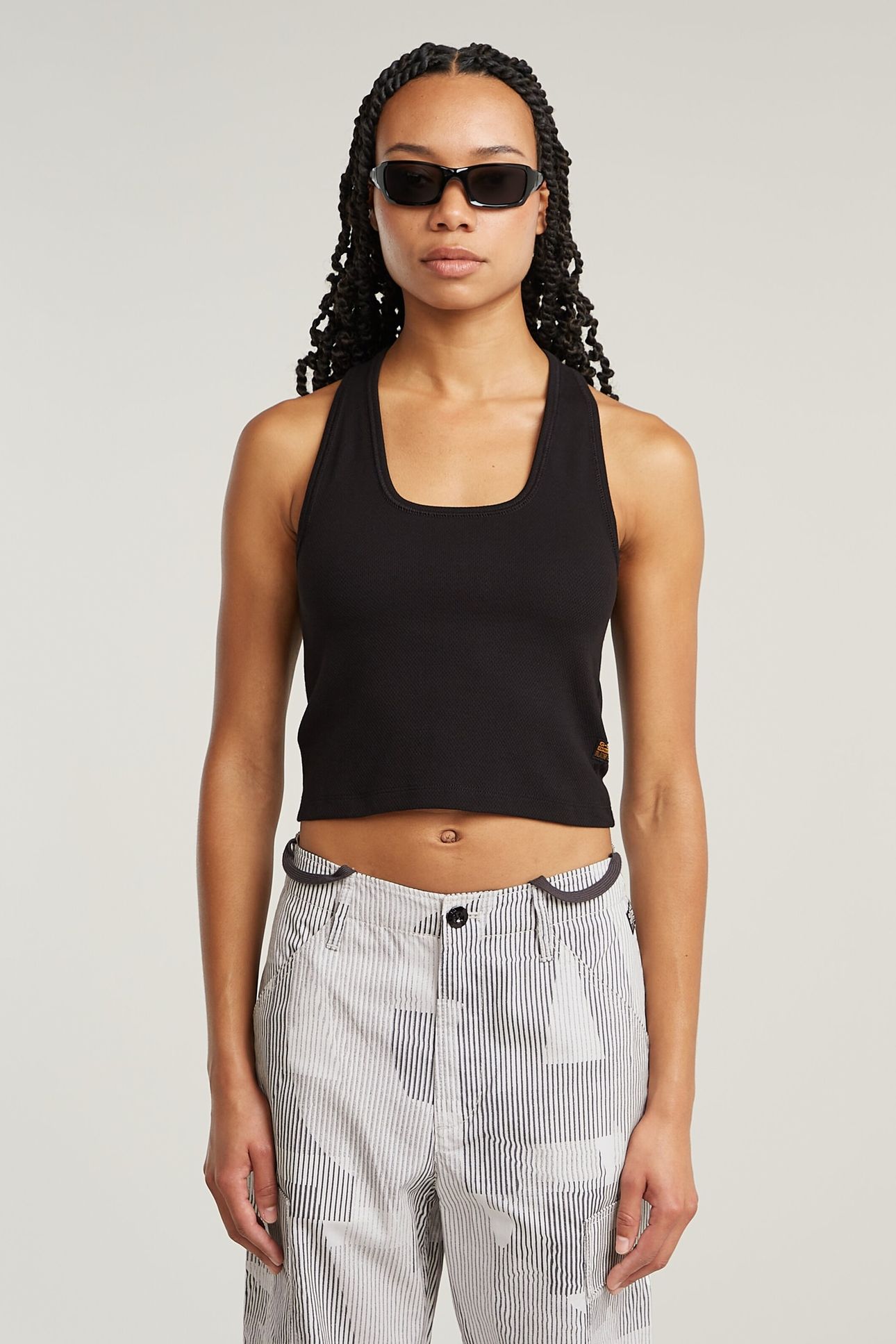 BACK SNAP SLIM CROPPED T DK BLACK 2
