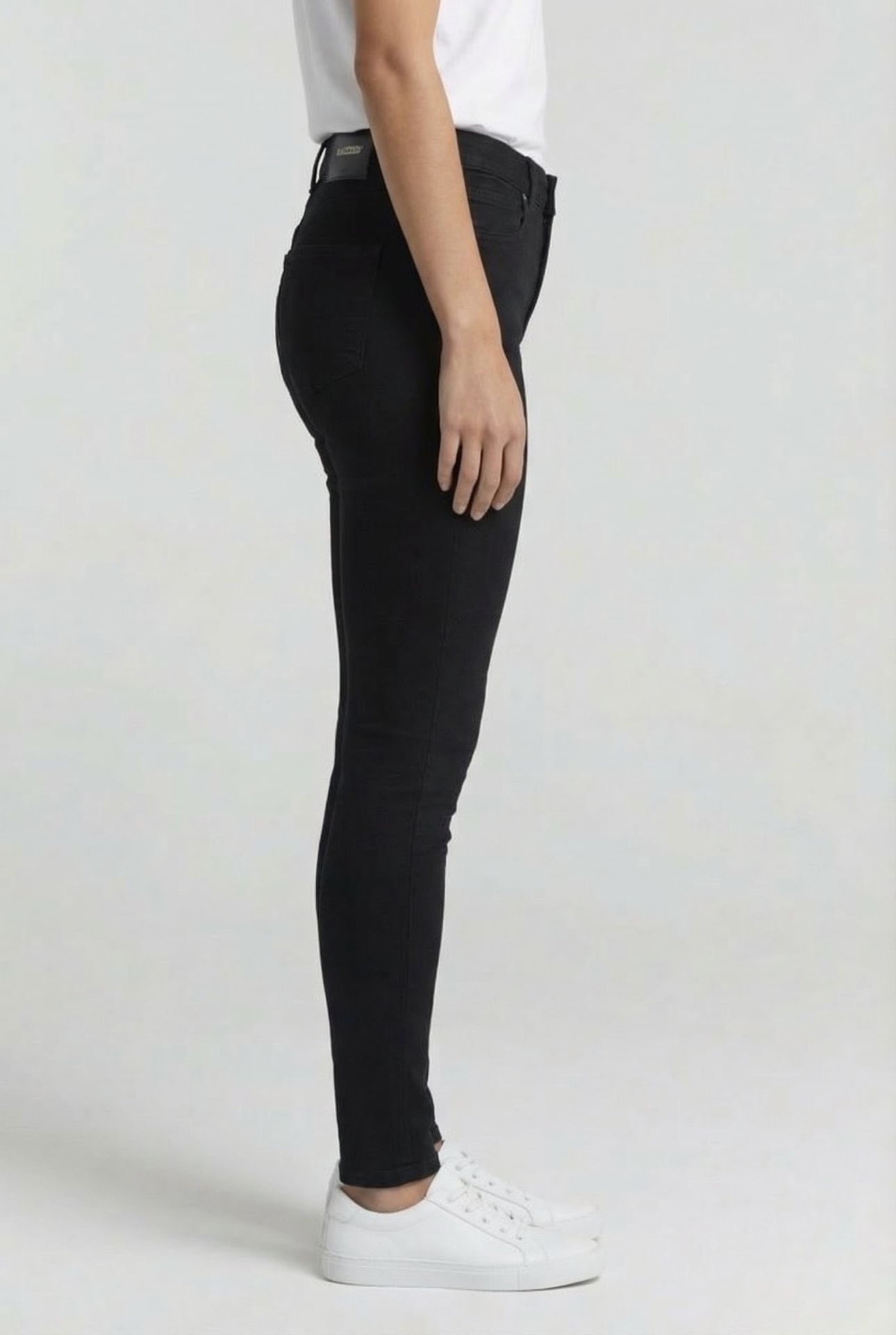 BLOSSOM BLACK 3