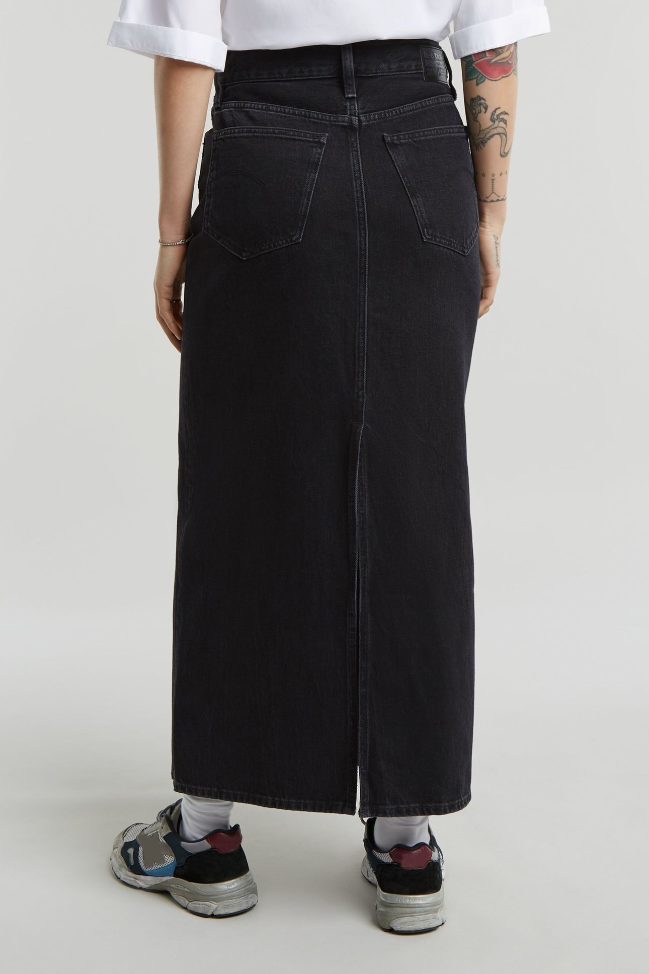 VIKTORIA LONG SKIRT WORN IN BLACK OBSIDIAN 3