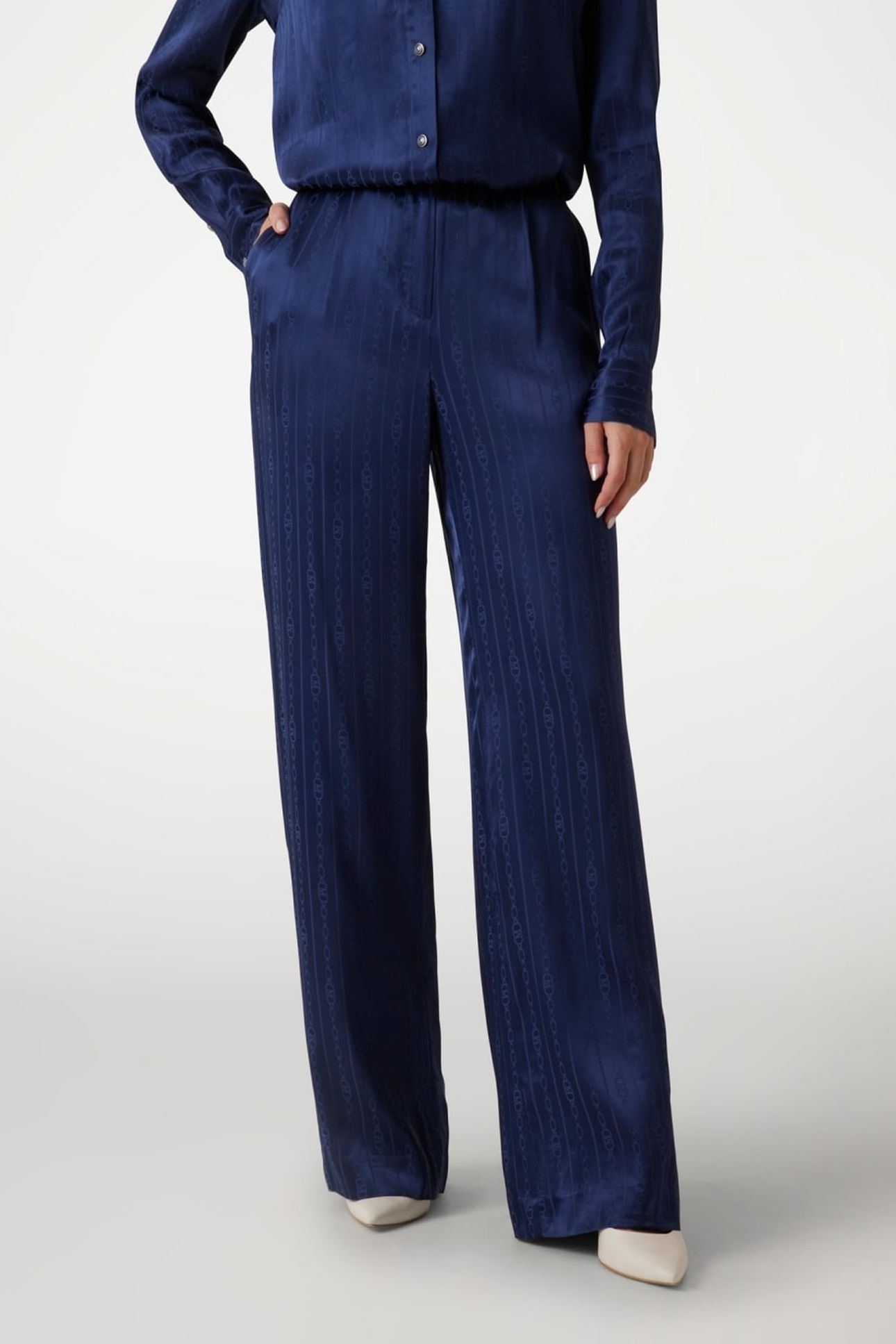 MARCIANO BY GUESS STELLA STRAIGHT PANT NAVY MONOGRAM 3