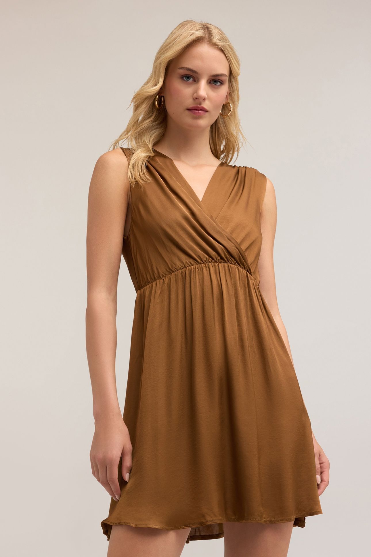 SHORT SATIN DRESS BROWN 3