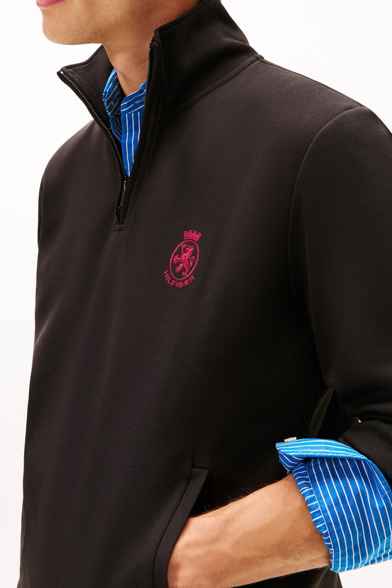 CREST EMBROIDERY QUARTER-ZIP JUMPER BLACK 2