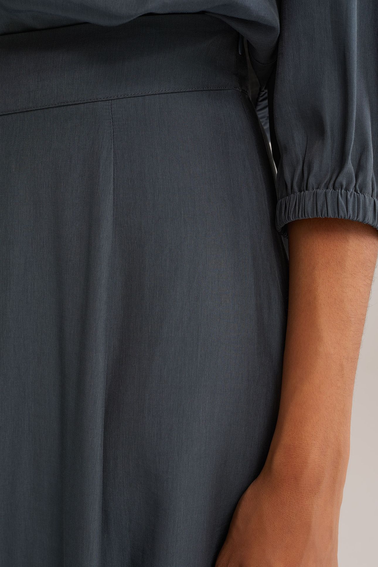 SKIRT MEDIUM LENGTH DARK GREY 6