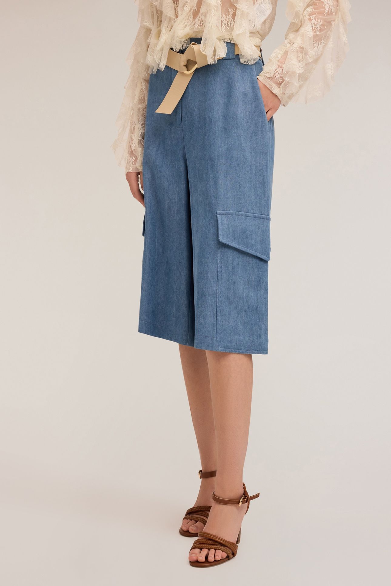 LYOCELL BERMUDA SHORTS WITH CARGO POCKETS LIGHT BLUE 2
