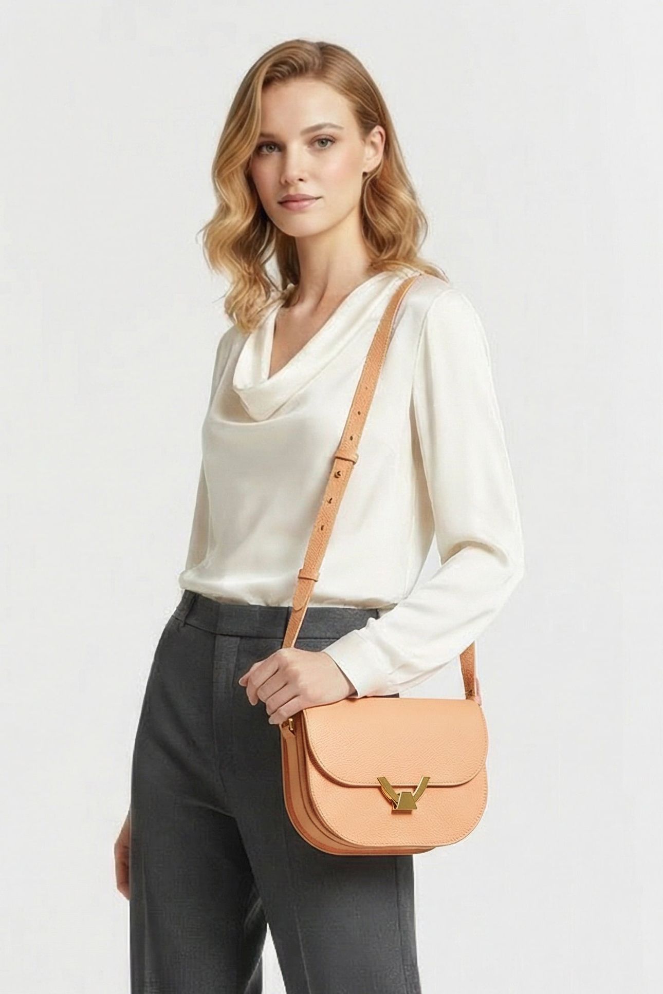 LEATHER CROSS BODY BAG IN PEACH 1