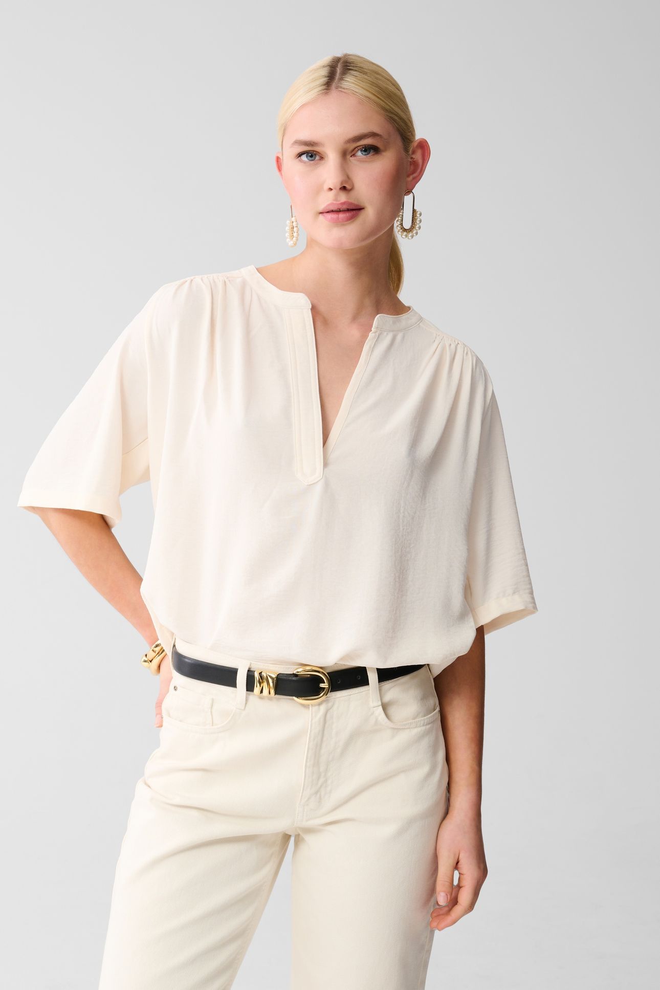 LA-SBTWIST SHORT SLEEVE TOP OFFWHITE 2