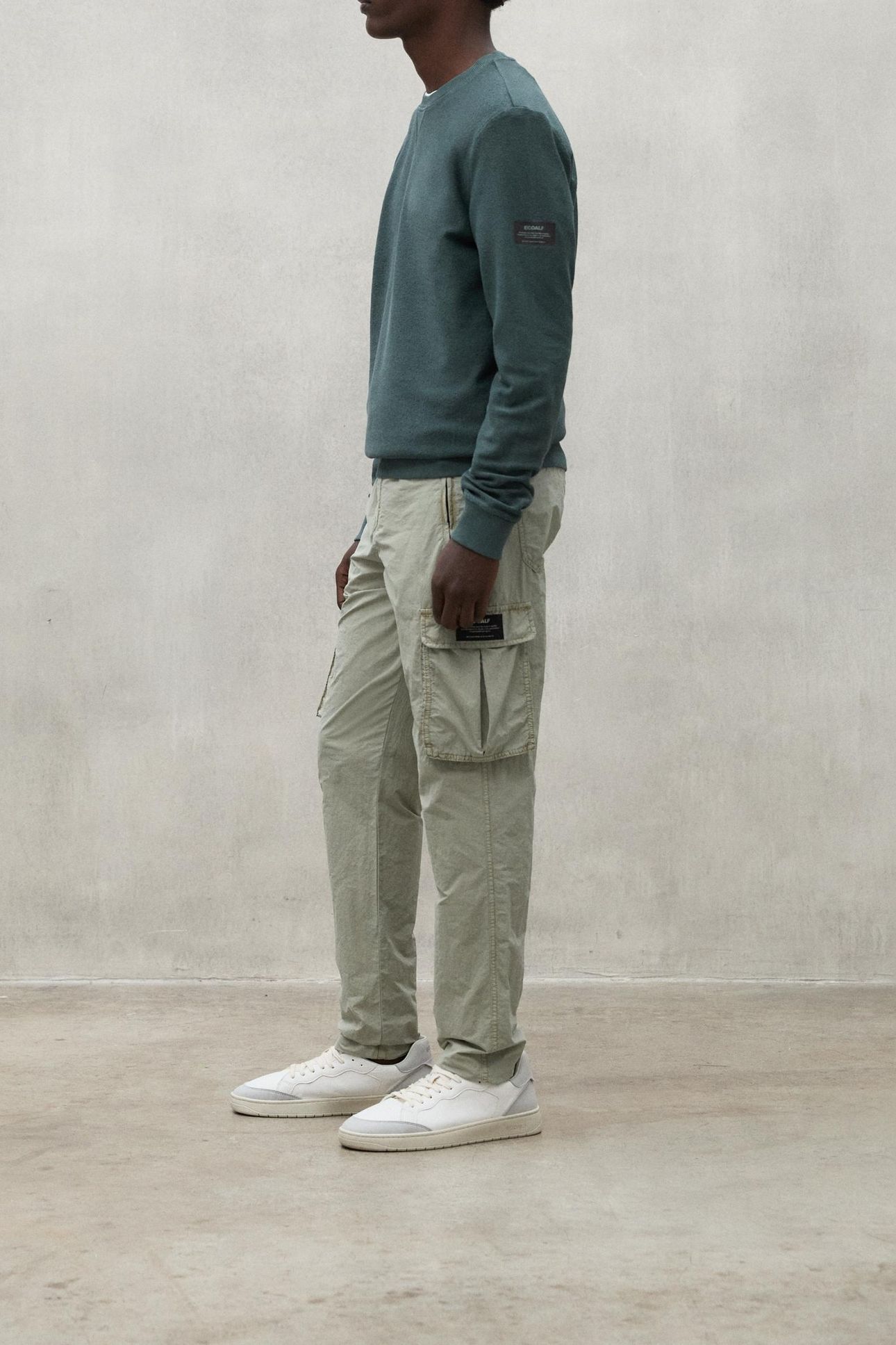 ALISTEALF CARGO PANTS KHAKI 4