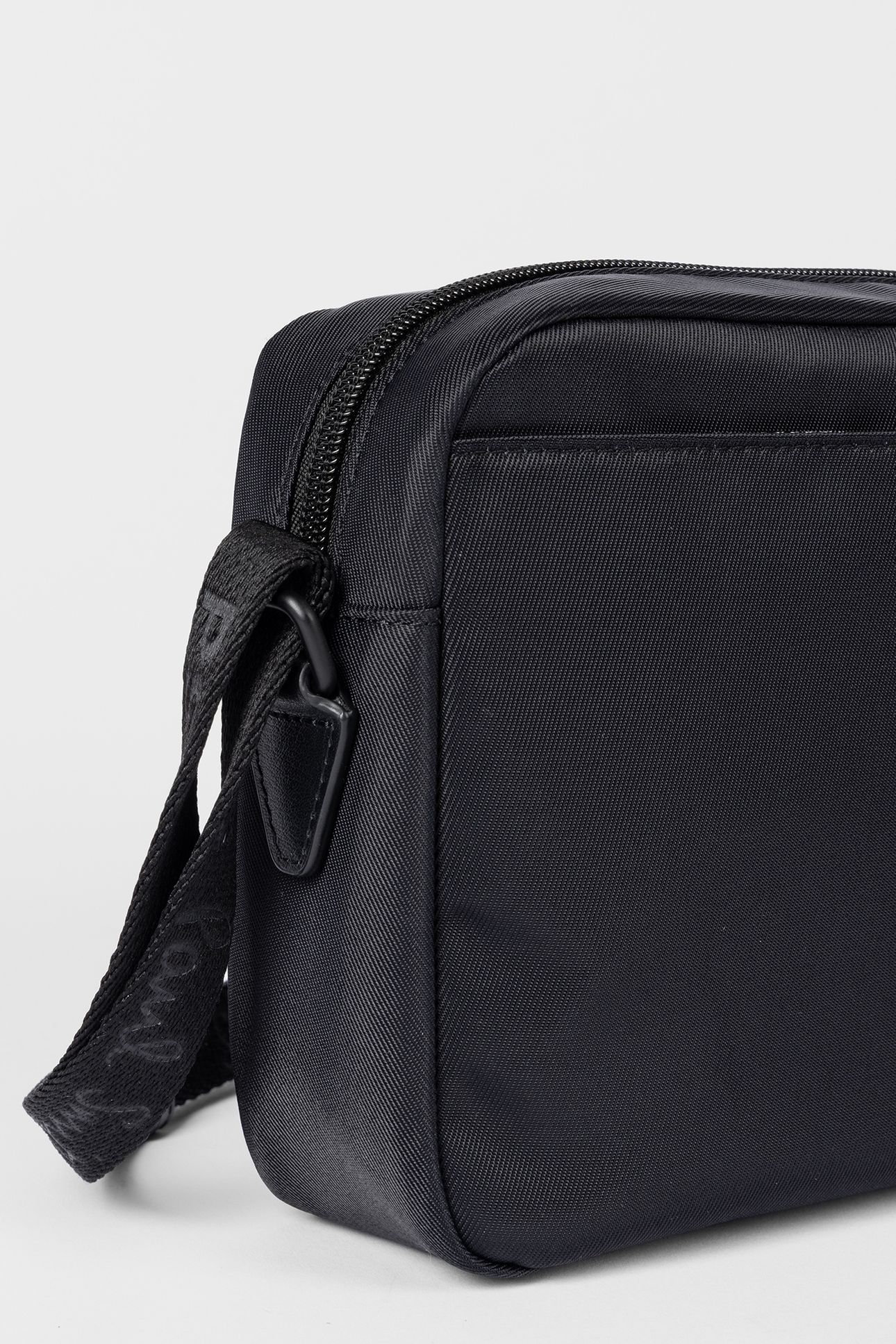 BAG XBODY BLACK 8