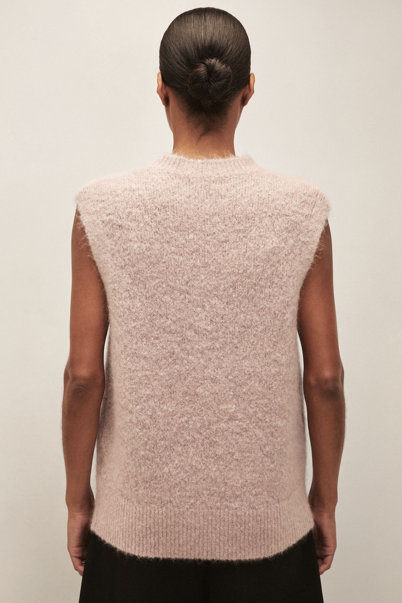TEXTURED KNITTED VEST PINK 2