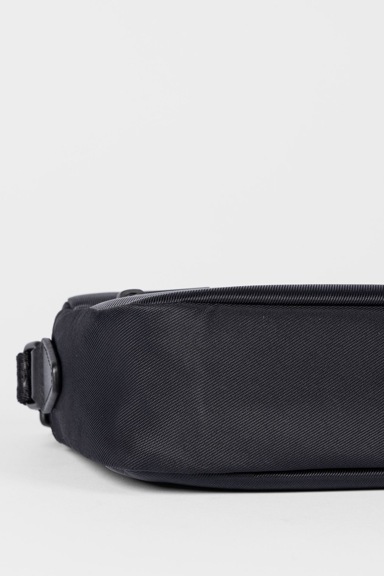 BAG XBODY BLACK 9