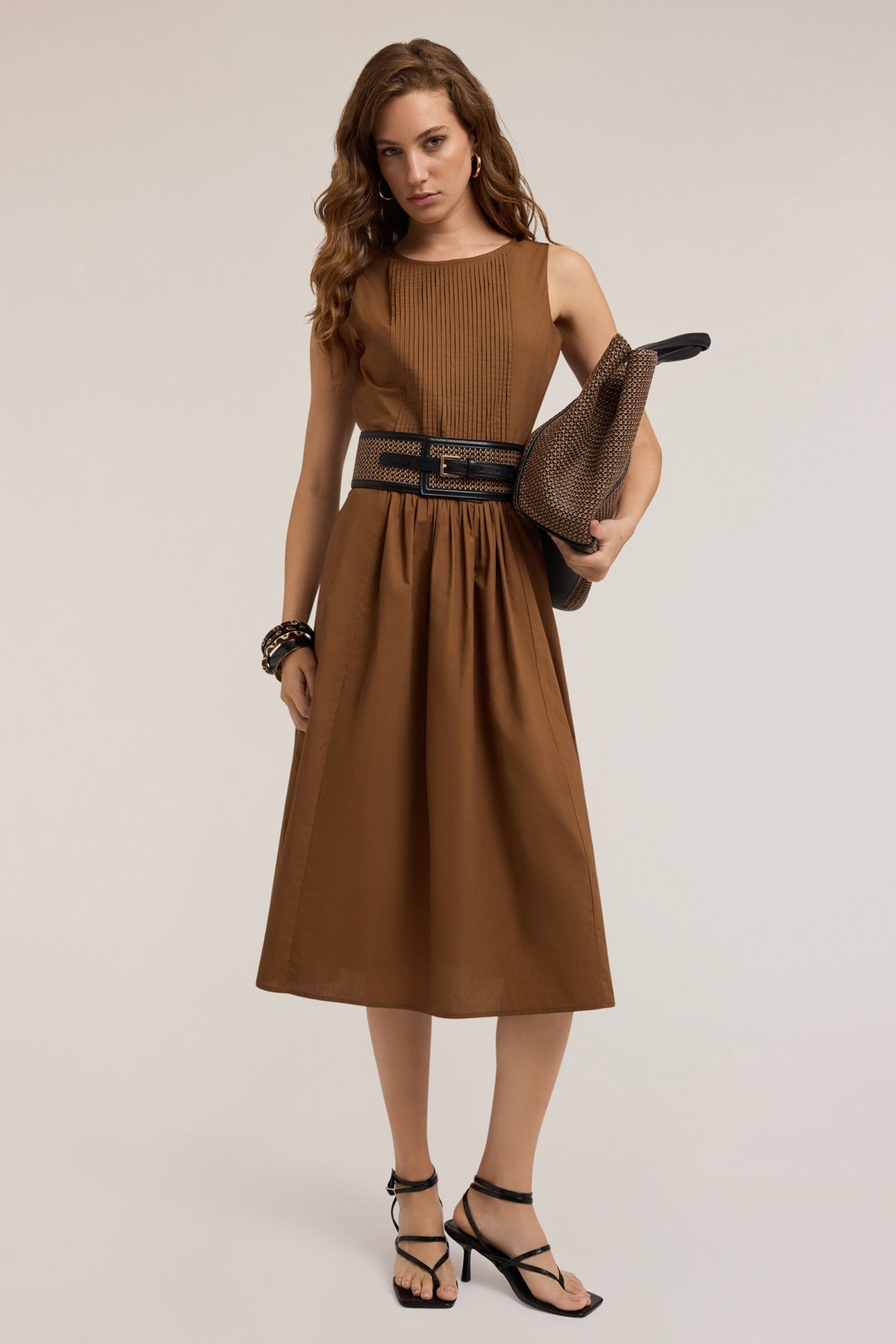 PLEATED DRESS IN POPLIN BROWN 1