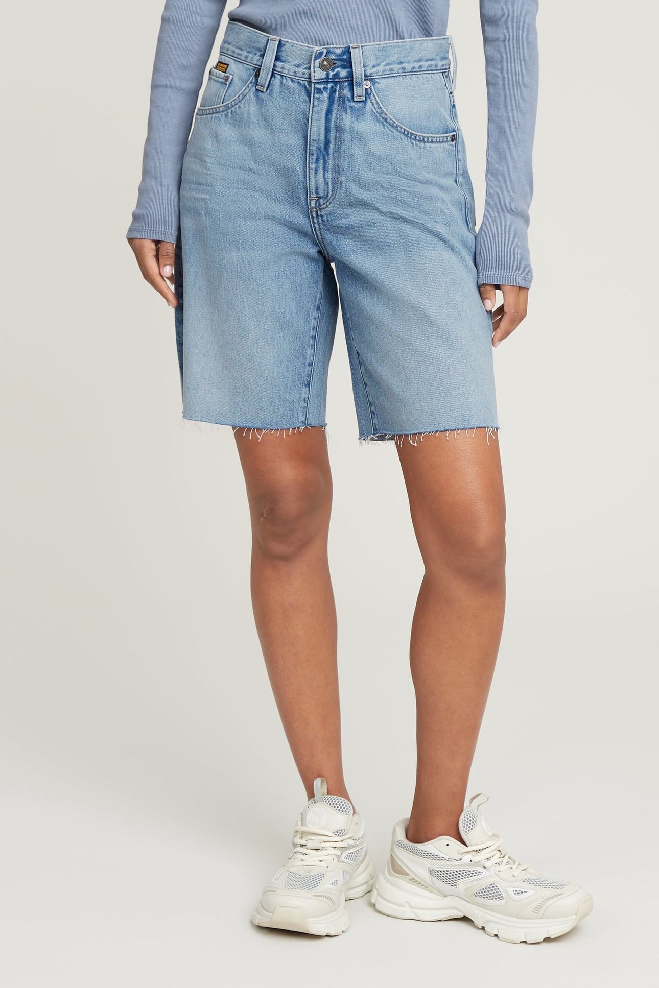 VIKTORIA BERMUDA SHORT RAW EDGE SUN FADED BLUE CAPE 2