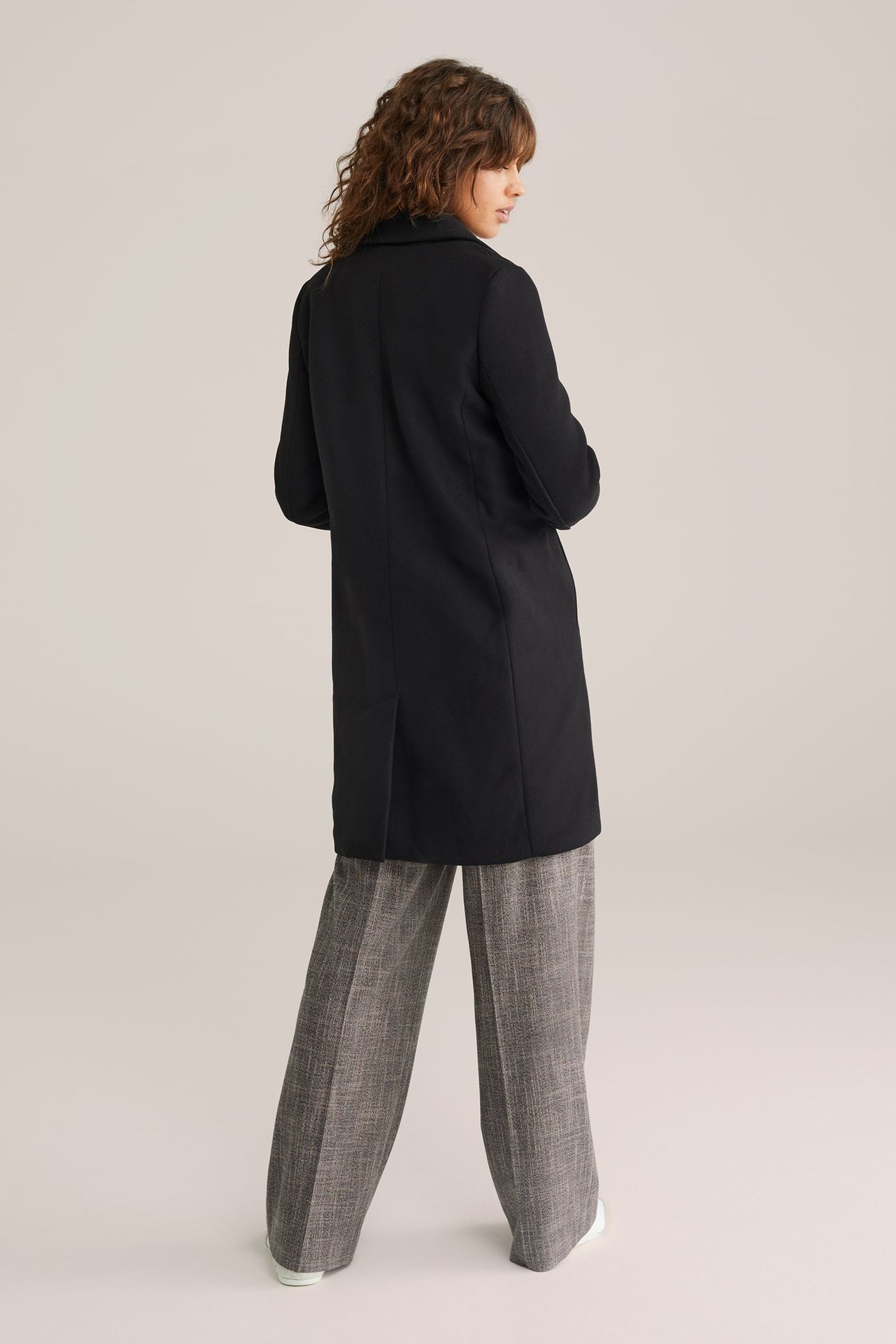 COAT BLACK 3